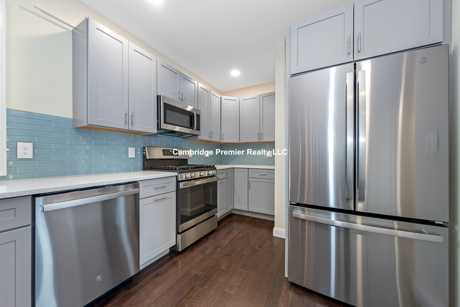 62 Bradbury Ave, Medford