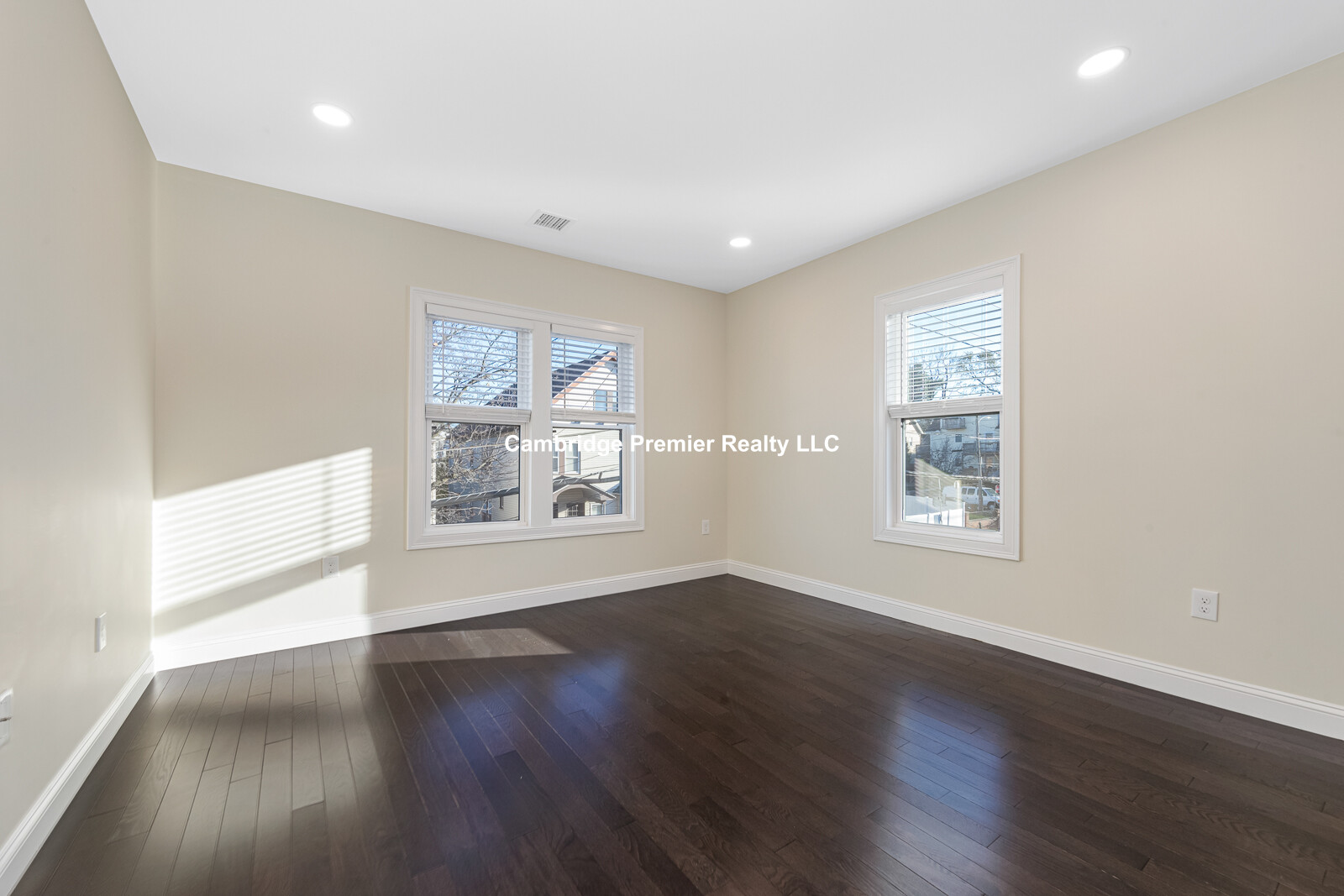 62 Bradbury Ave, Medford