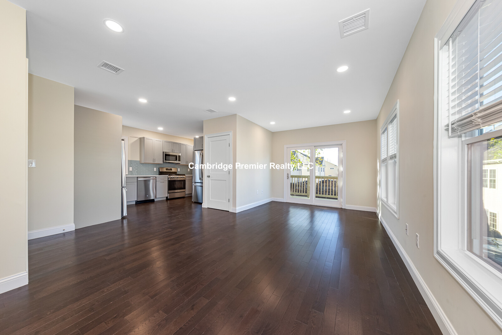 62 Bradbury Ave, Medford