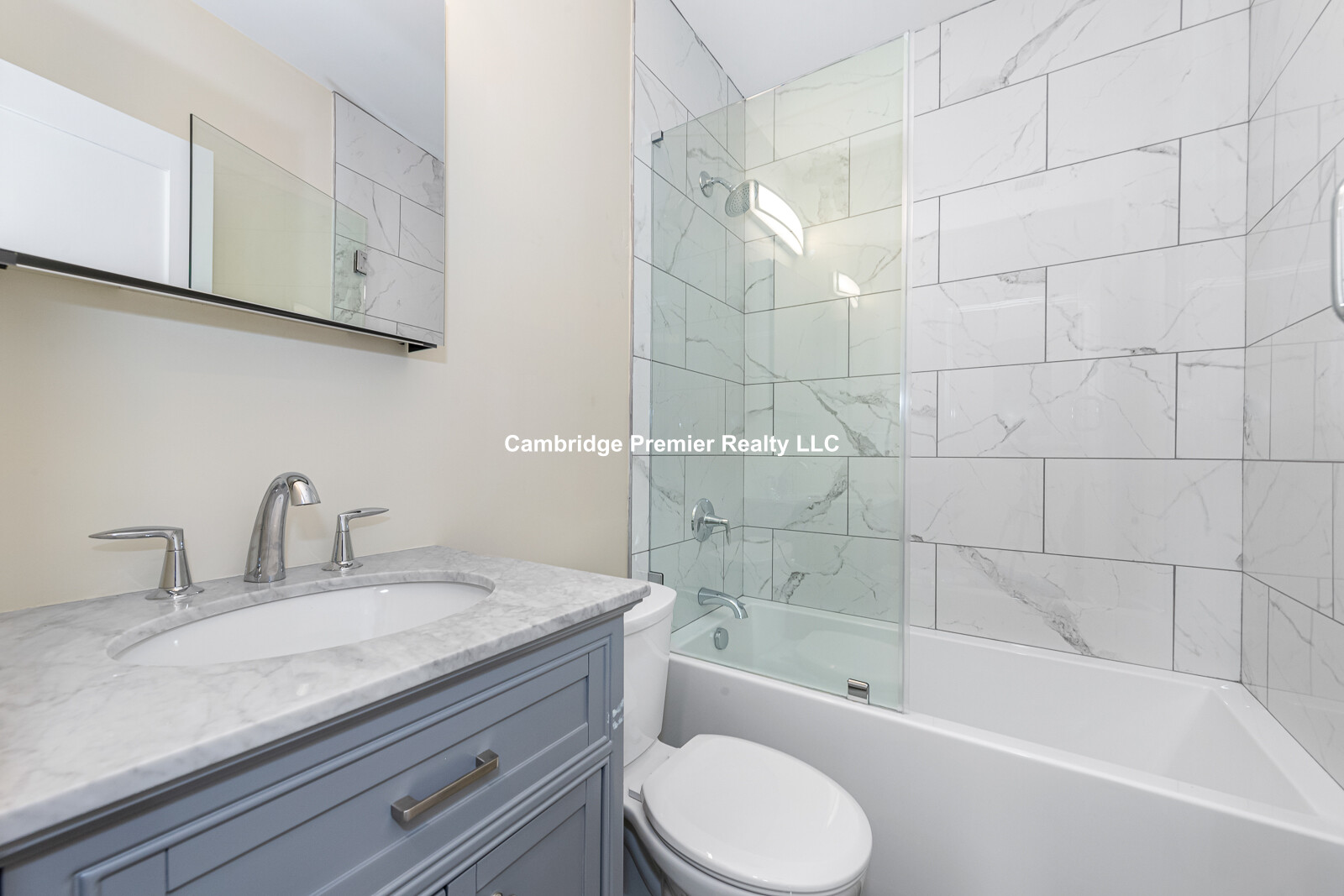 62 Bradbury Ave, Medford