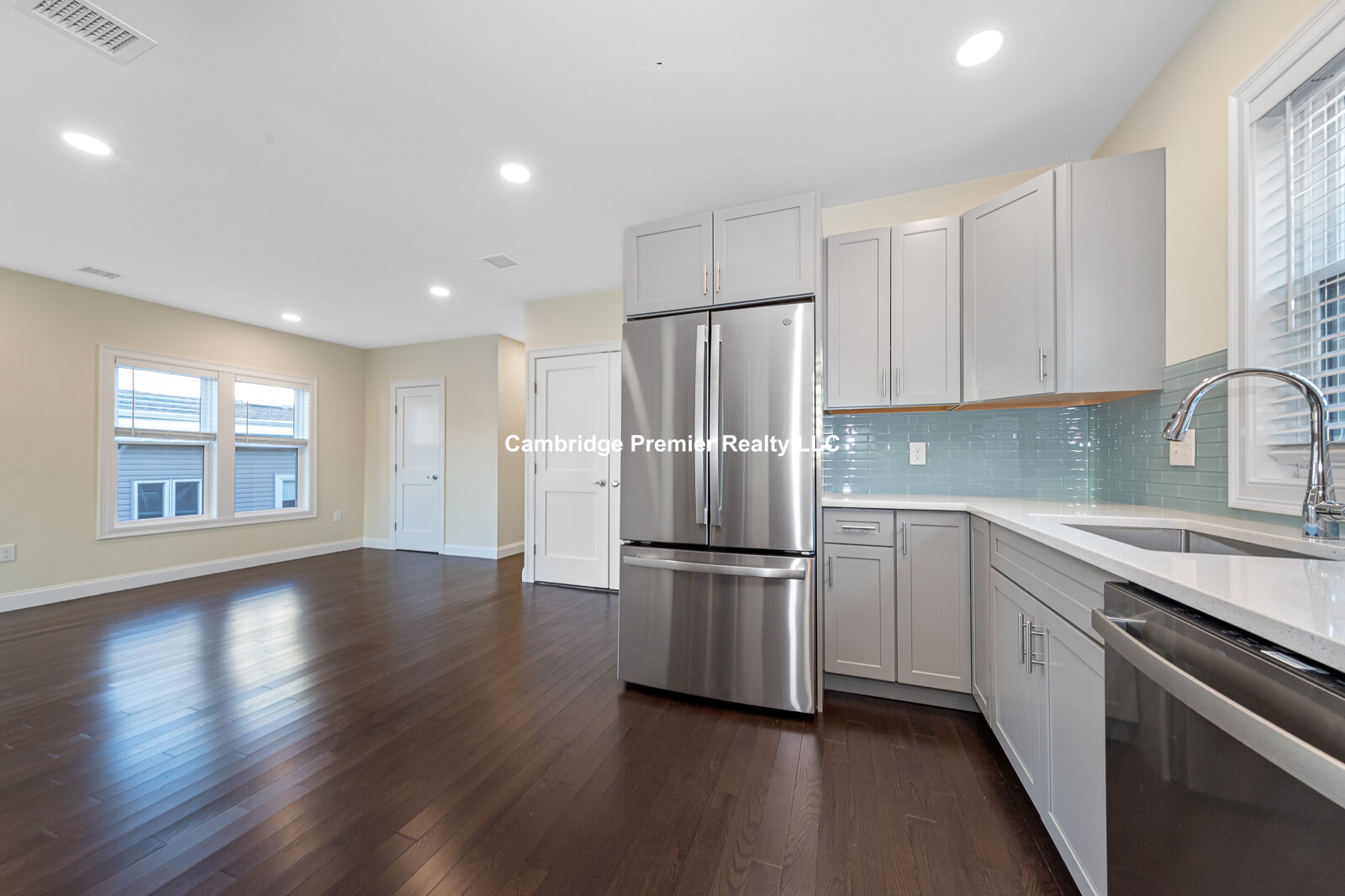 62 Bradbury Ave, Medford