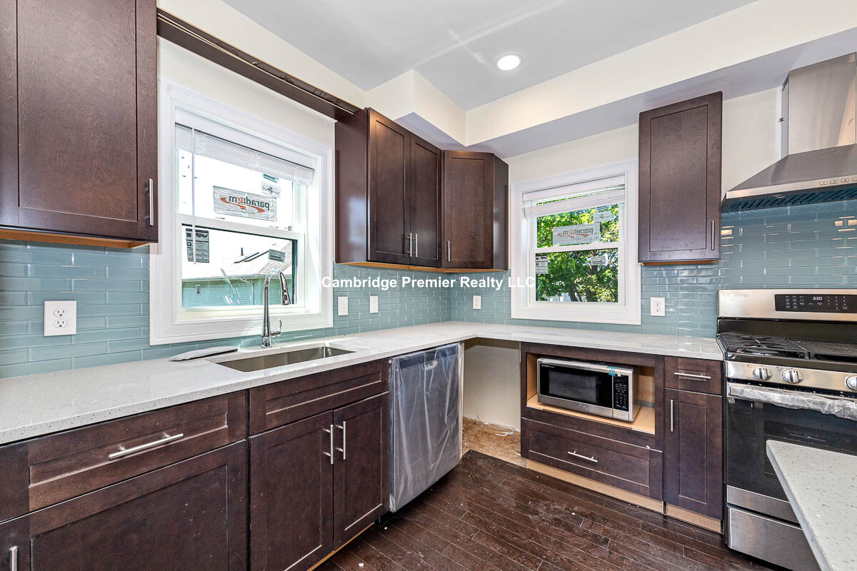 70 Stanley Ave, South Medford