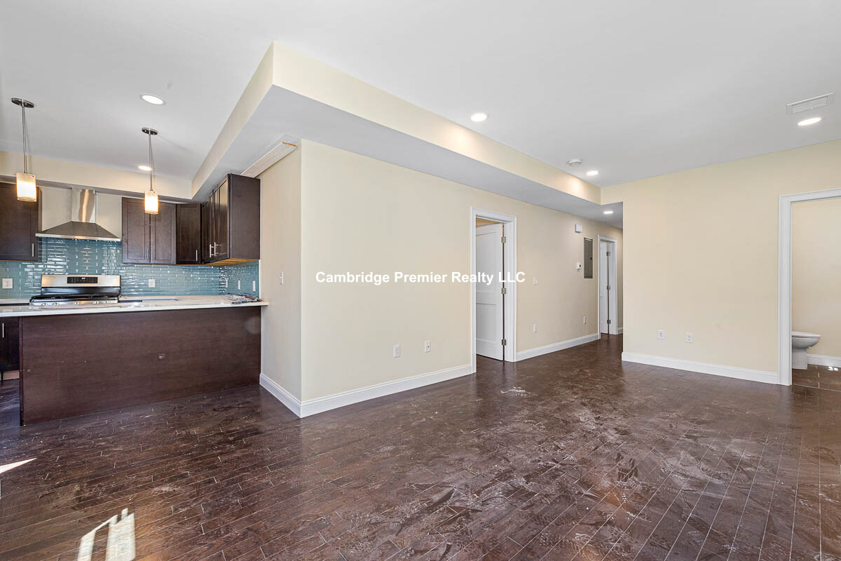 70 Stanley Ave, South Medford