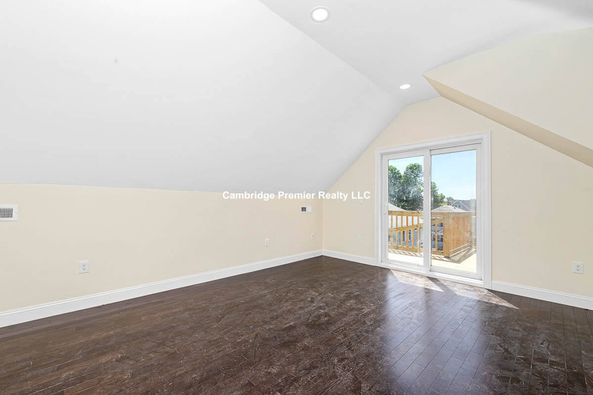 70 Stanley Ave, South Medford