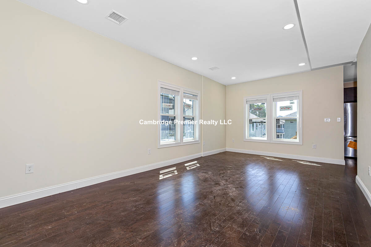 70 Stanley Ave, South Medford