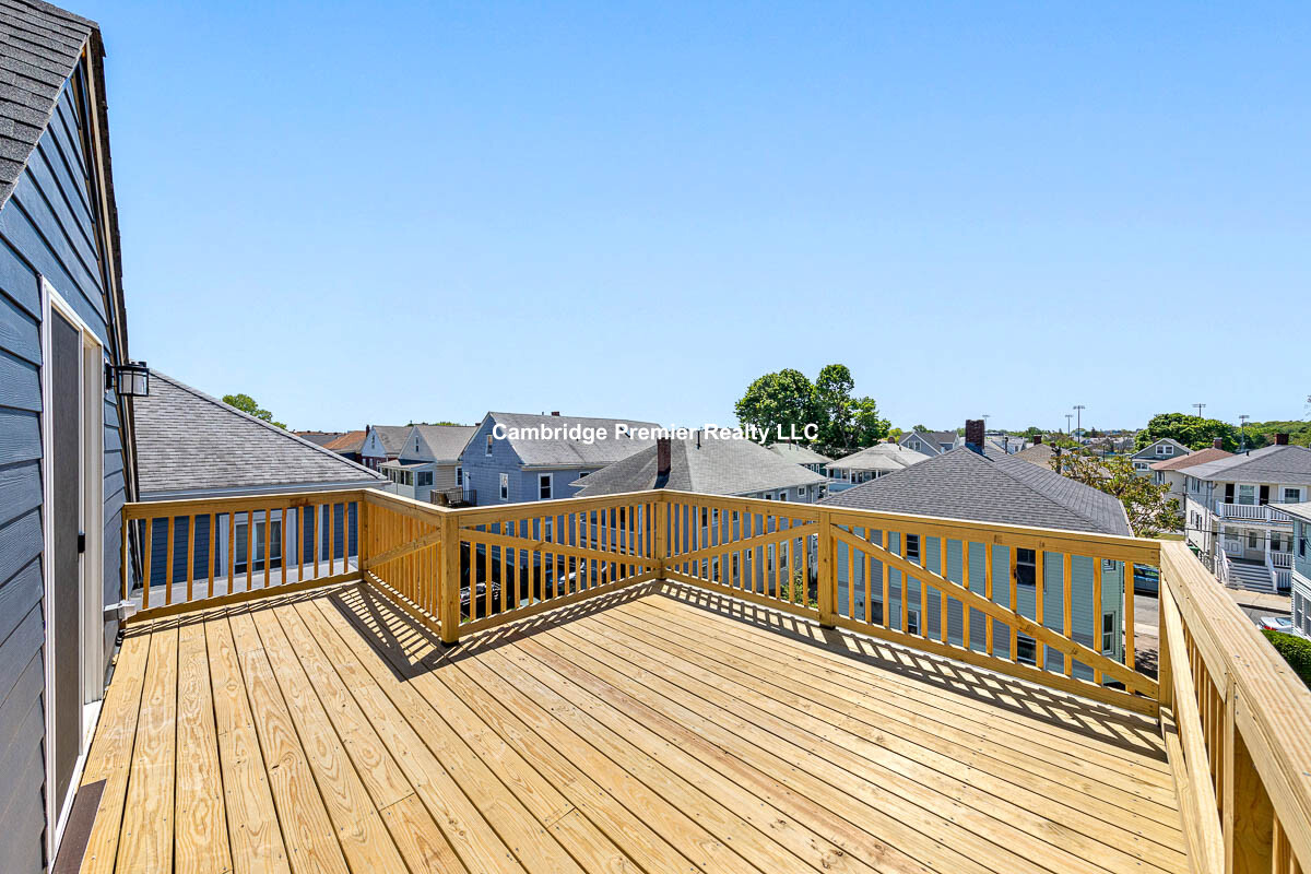 70 Stanley Ave, South Medford