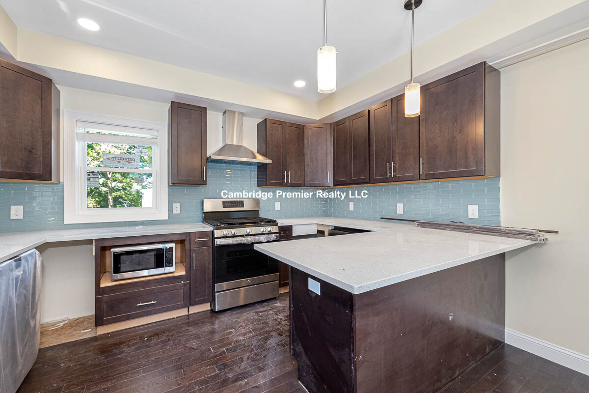 70 Stanley Ave, South Medford