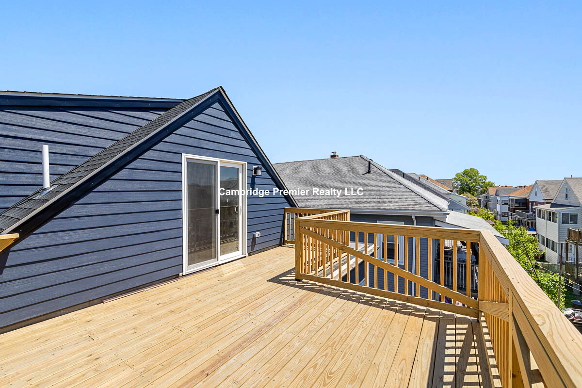 70 Stanley Ave, South Medford