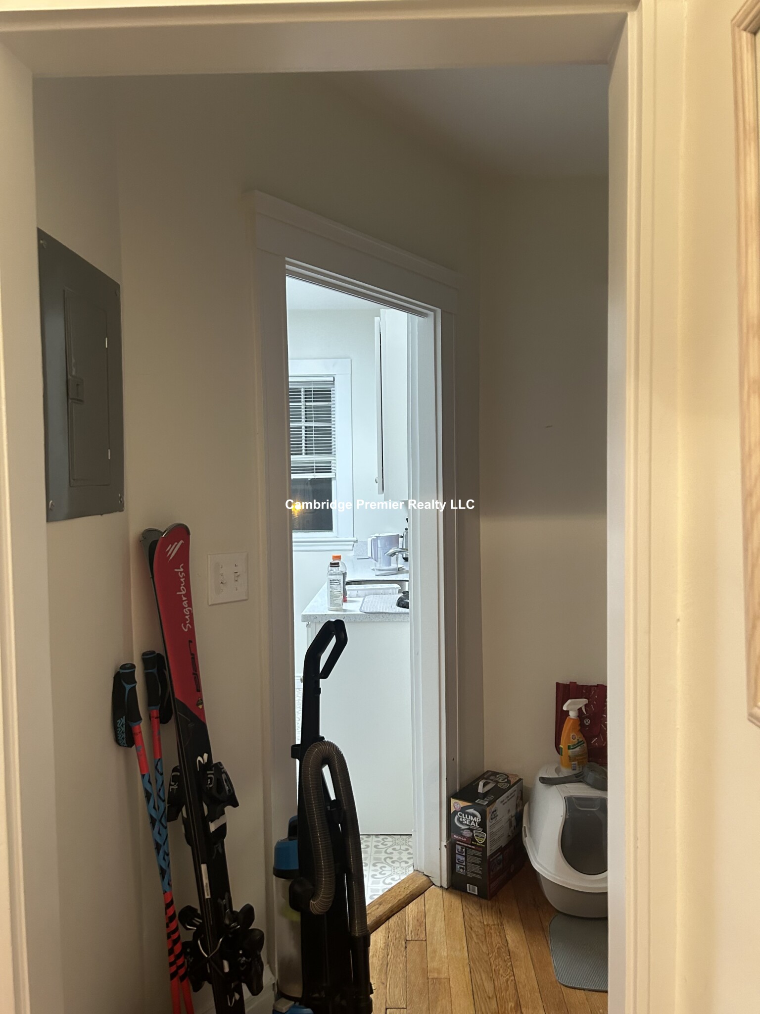 33 Concord Ave, Neighborhood Nine