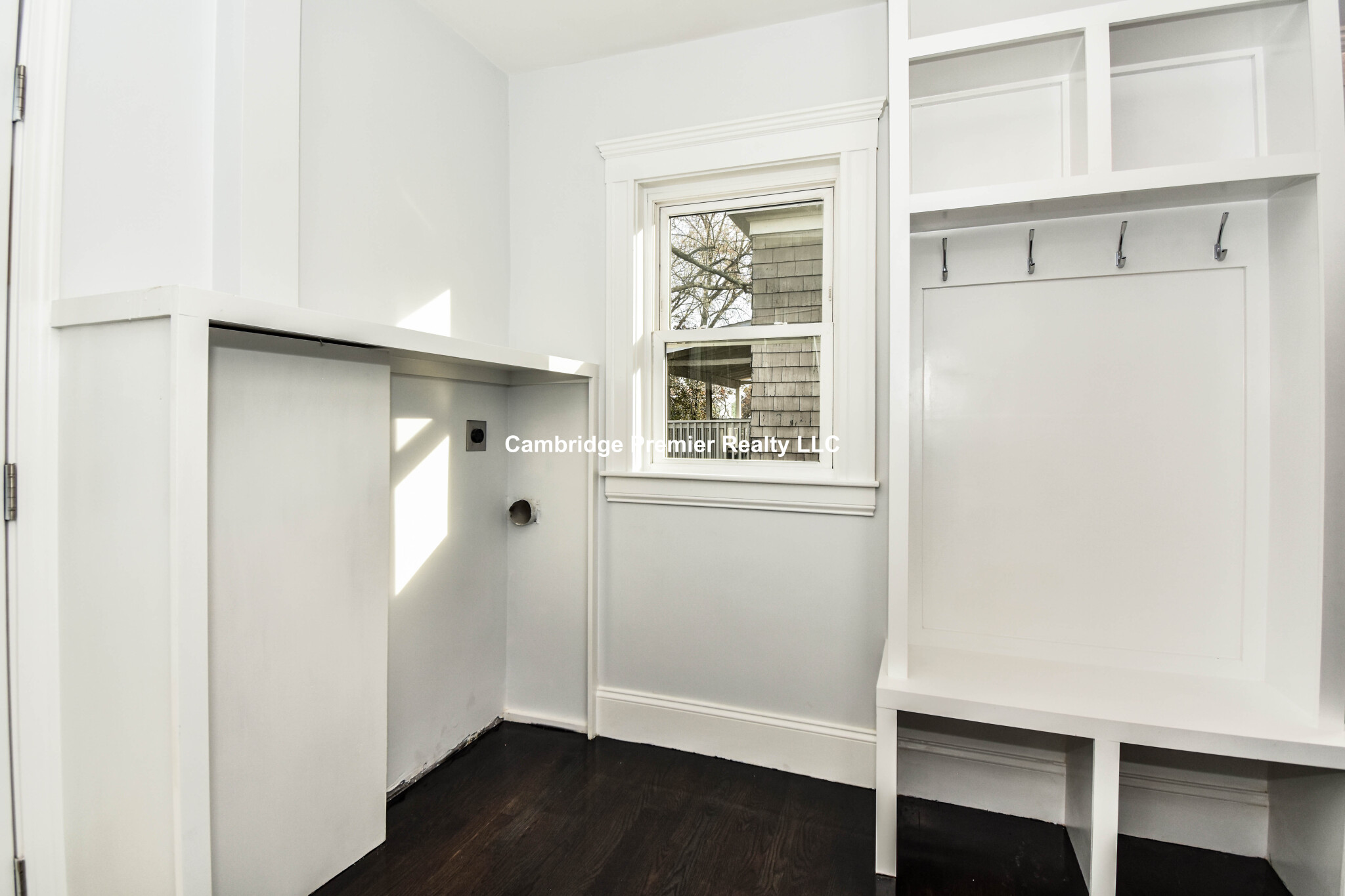 27 Wood St, Neighborhood Nine