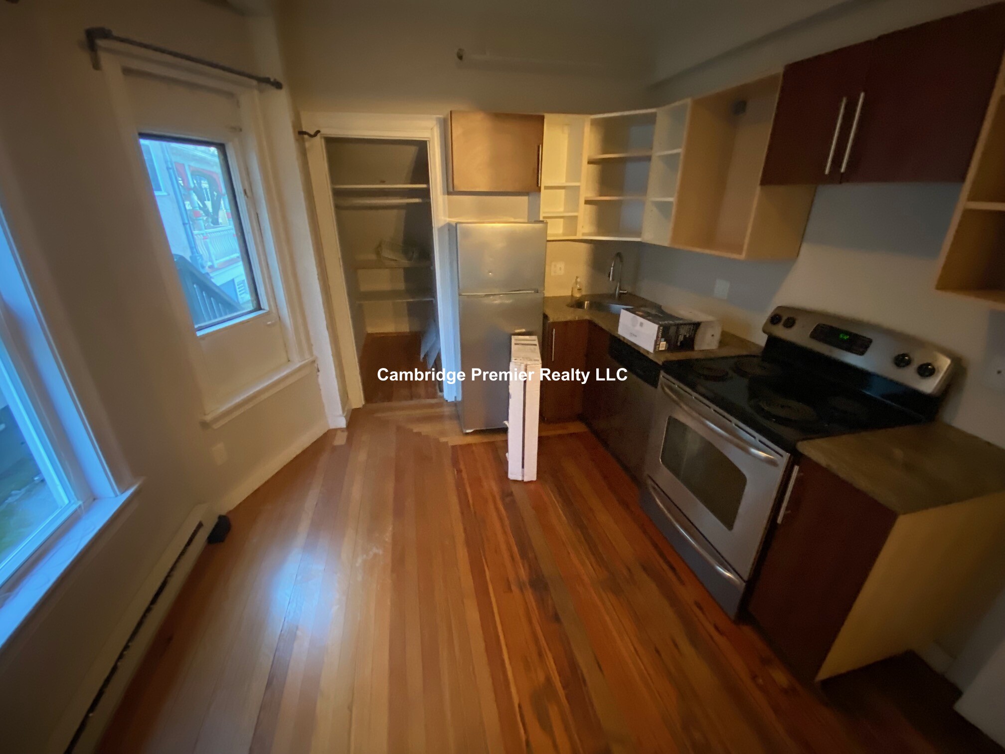 97 College Ave, Powder House Square