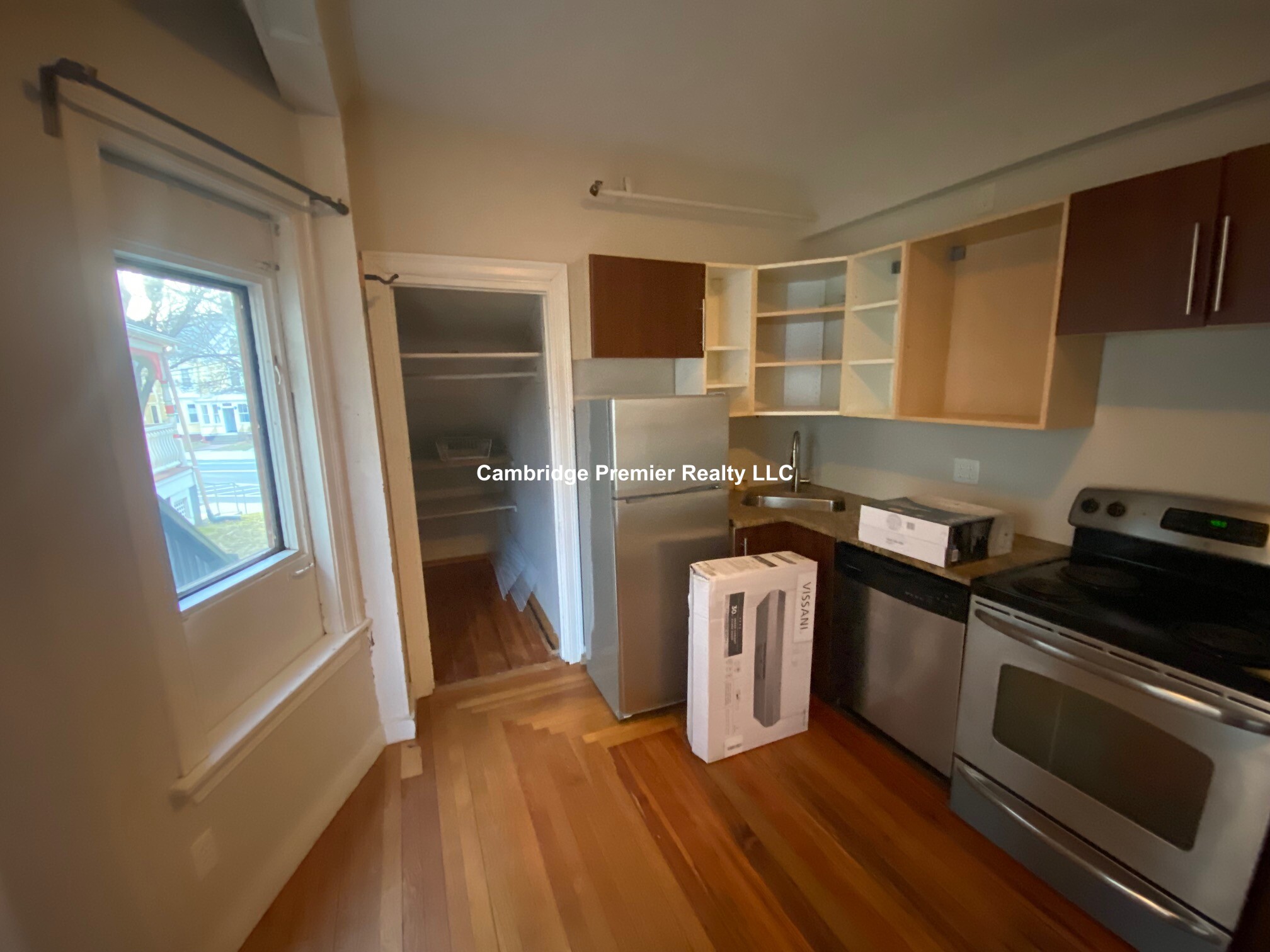 97 College Ave, Powder House Square