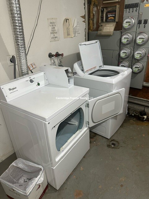 102 Alpine St, Powder House Square