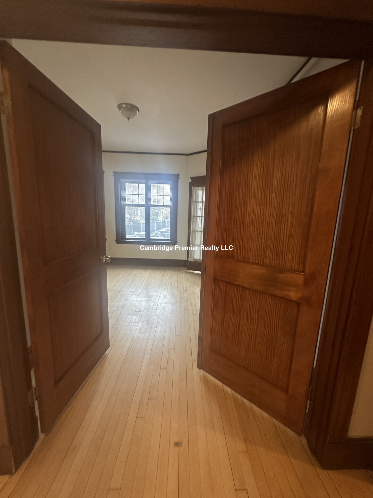 5 Linnaean St, Neighborhood Nine