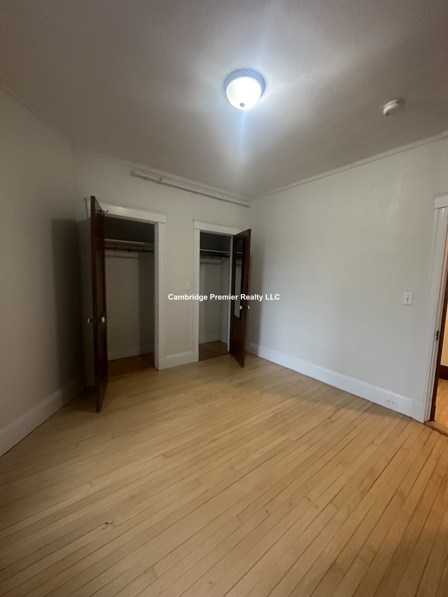 5 Linnaean St, Neighborhood Nine