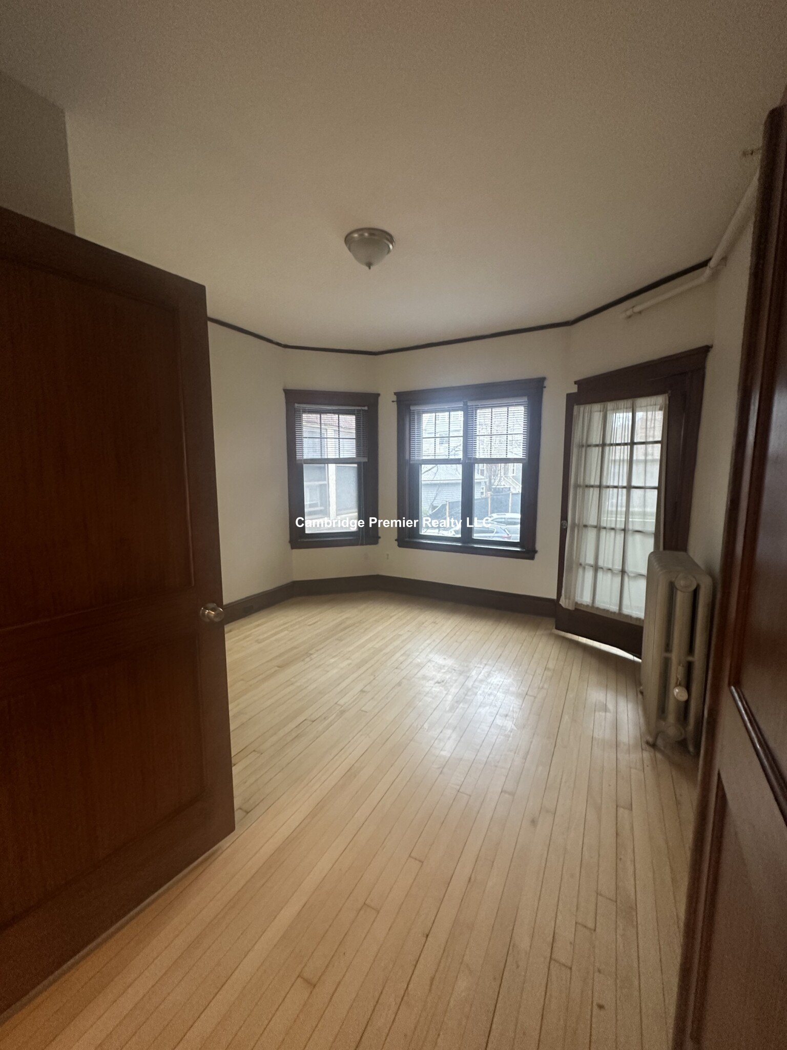 5 Linnaean St, Neighborhood Nine