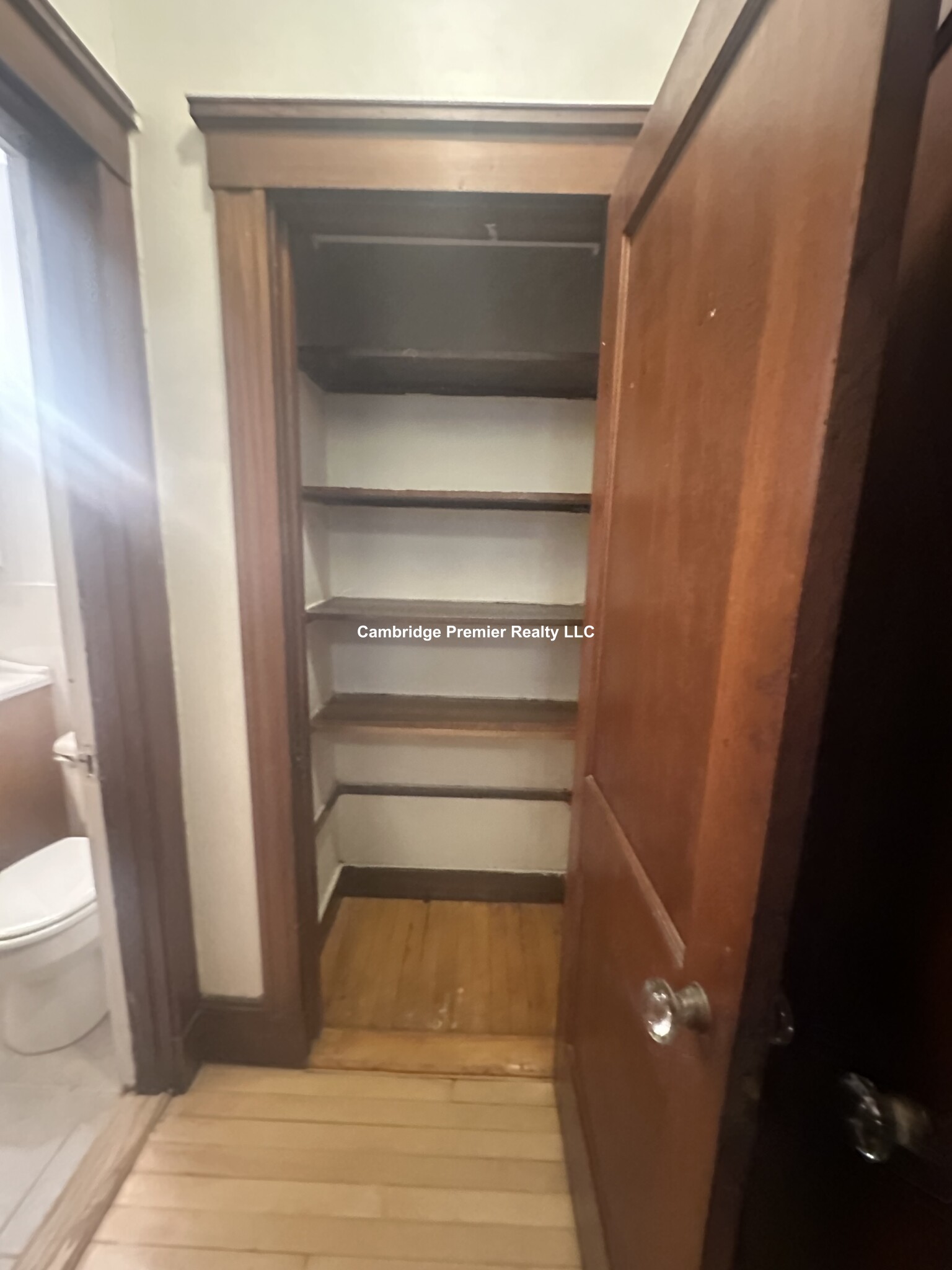 5 Linnaean St, Neighborhood Nine