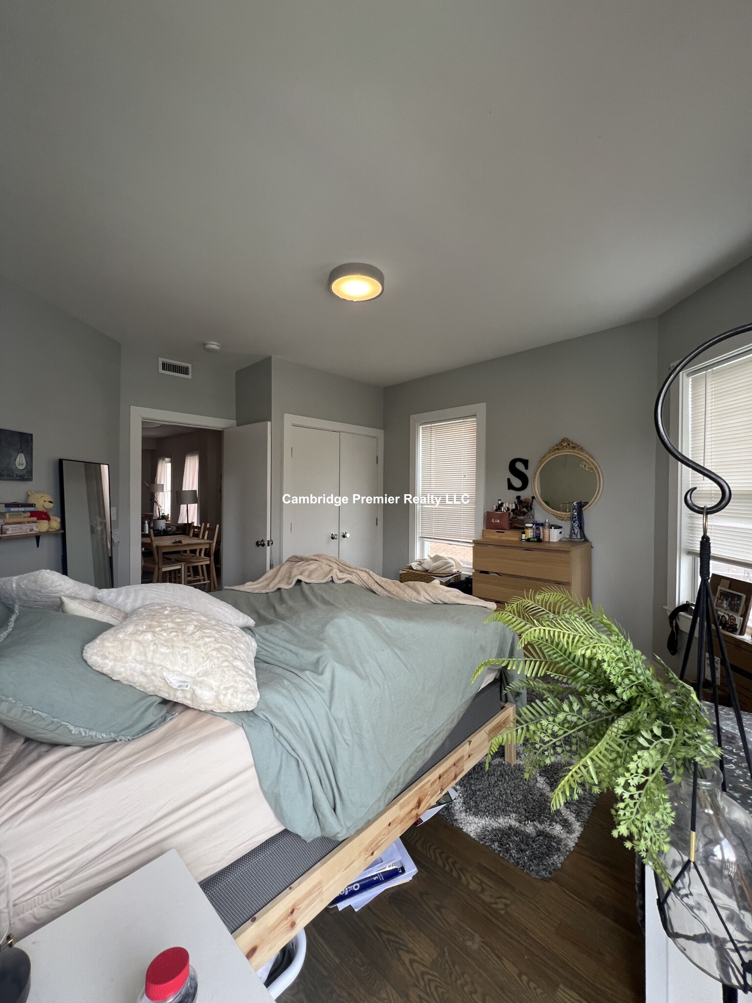 272 Beacon St, Ward Two