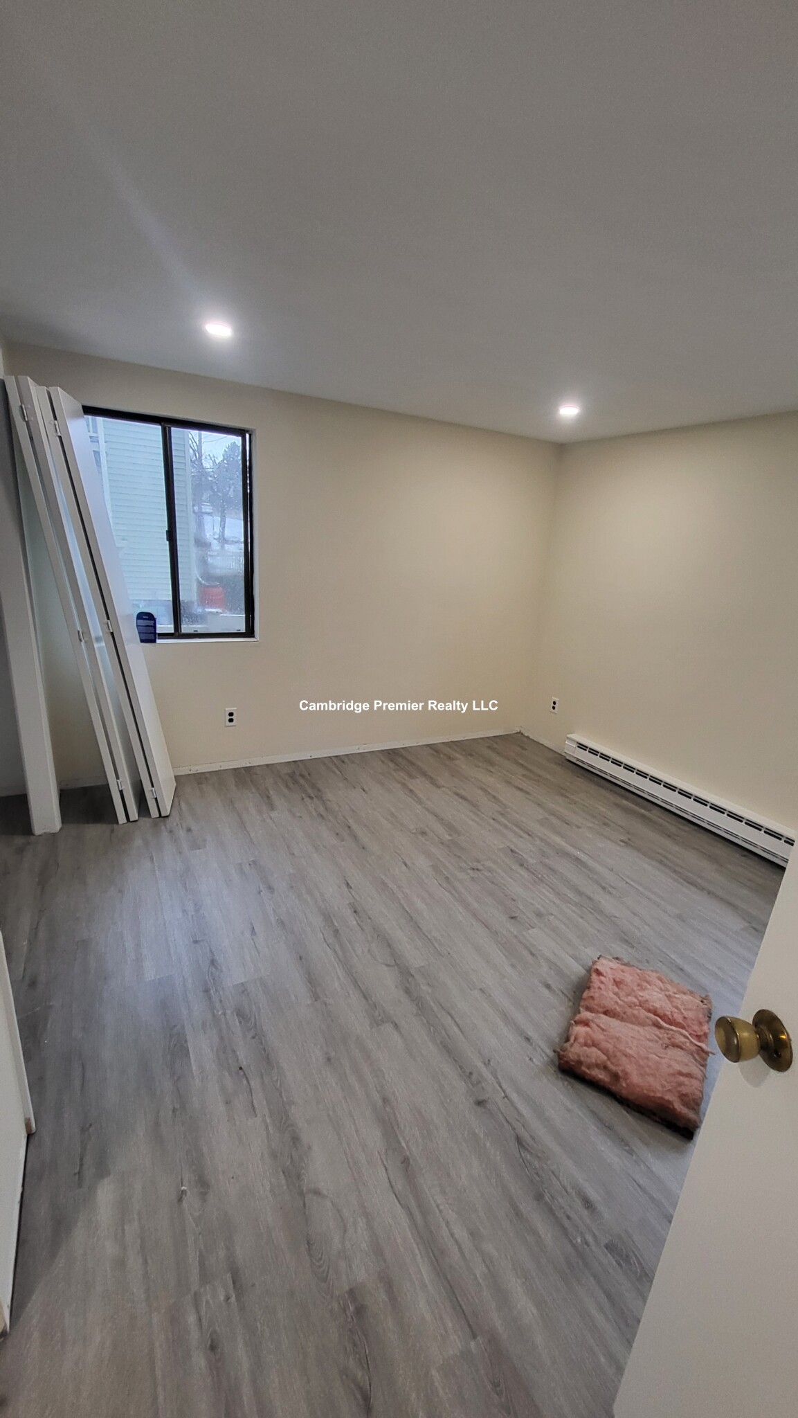 102 Alpine St, Powder House Square