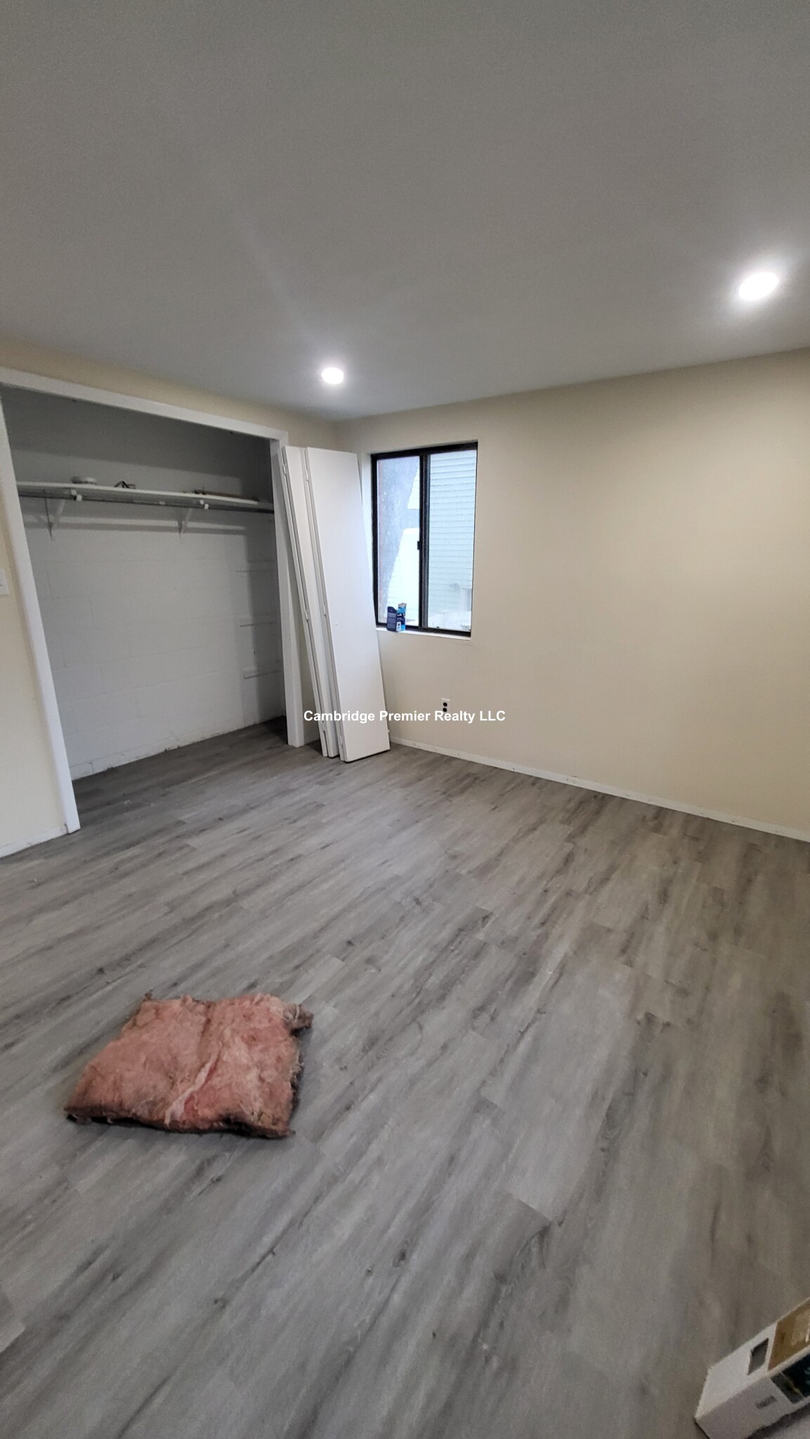 102 Alpine St, Powder House Square