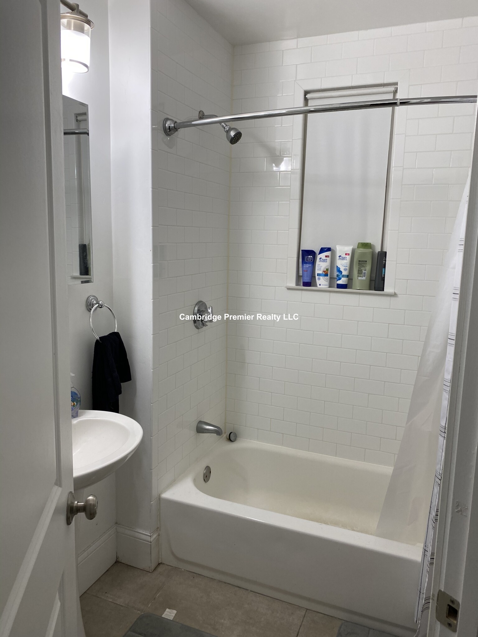 122 Columbia St, The Port