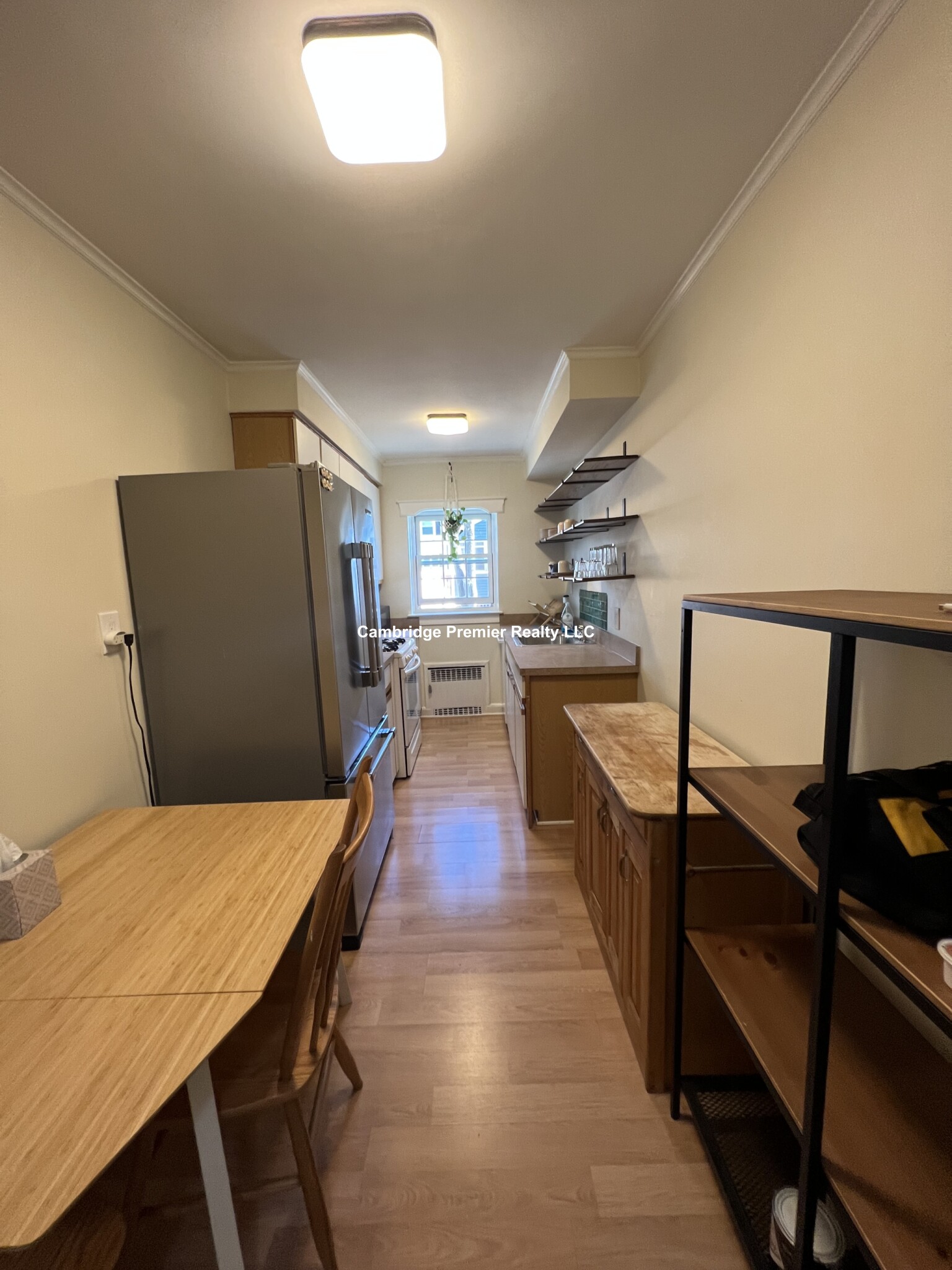 14 Presidents Ln, Quincy