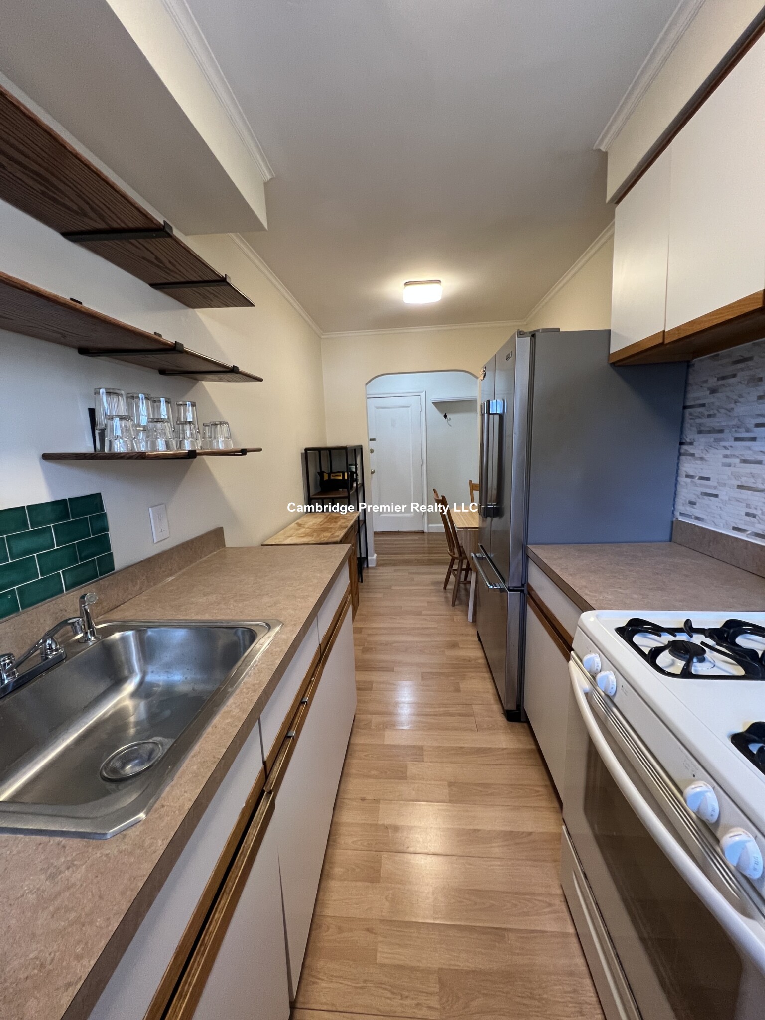 14 Presidents Ln, Quincy