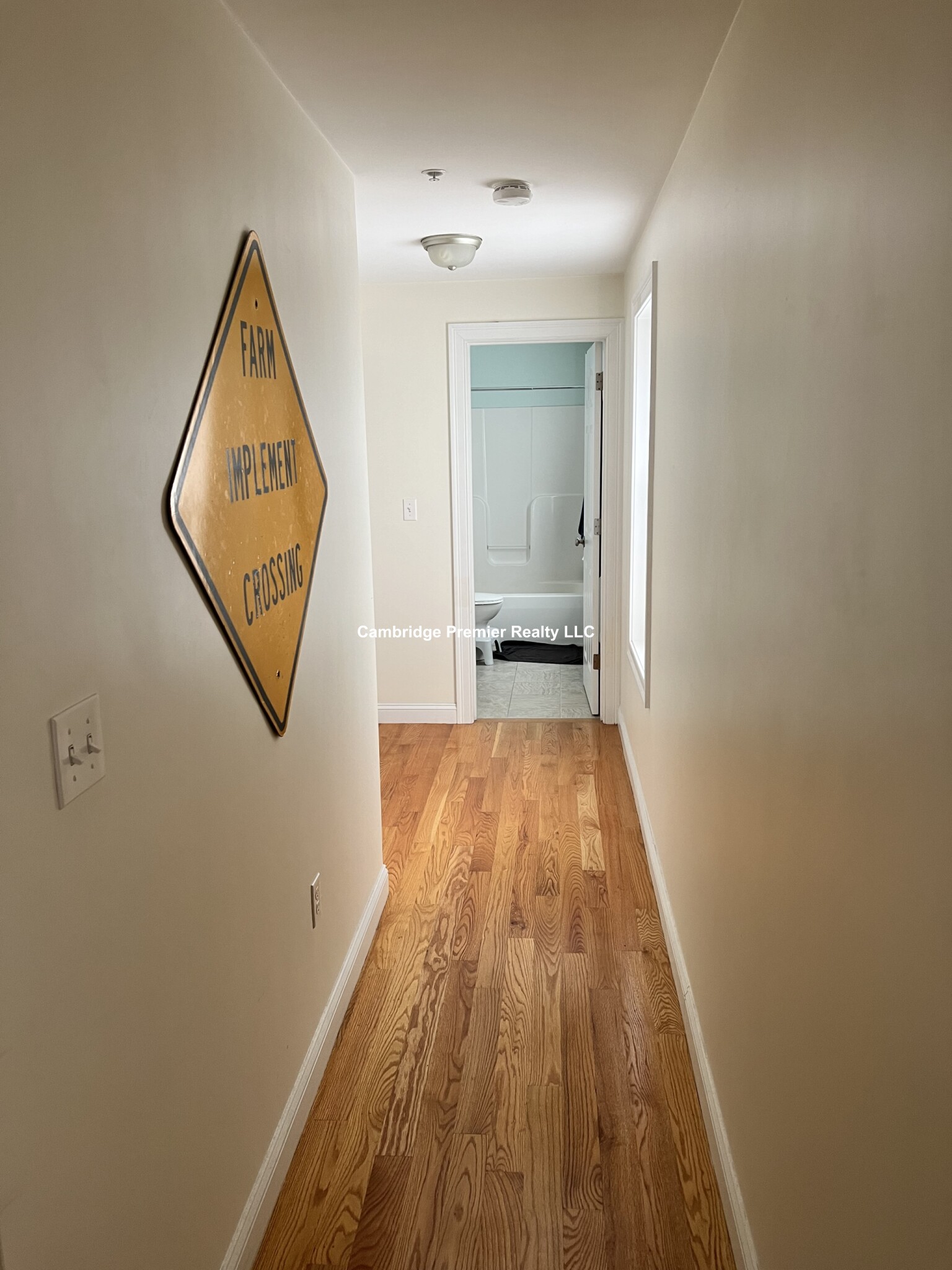 24 Beacon Pl, Ward Two