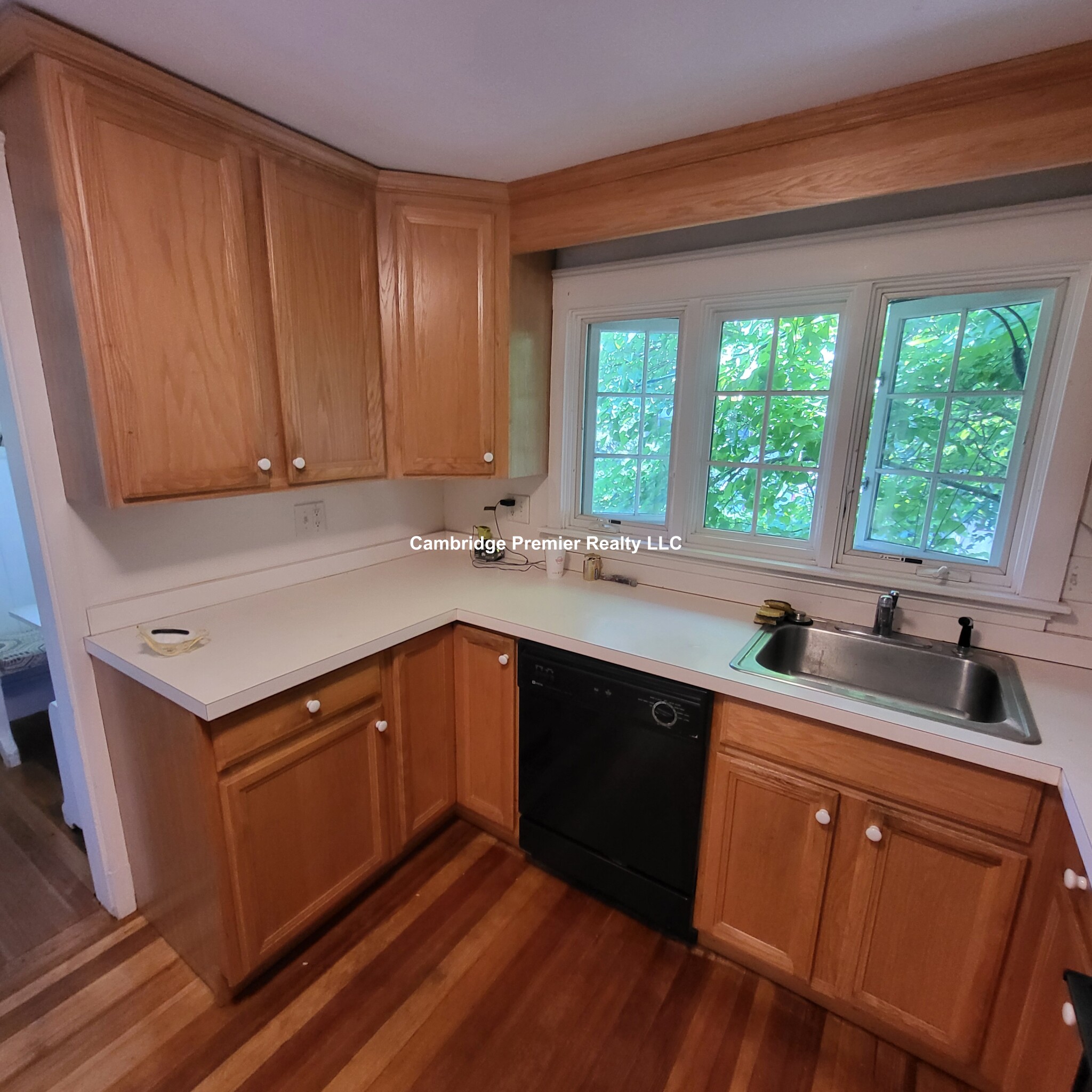 49 Willow St, Belmont