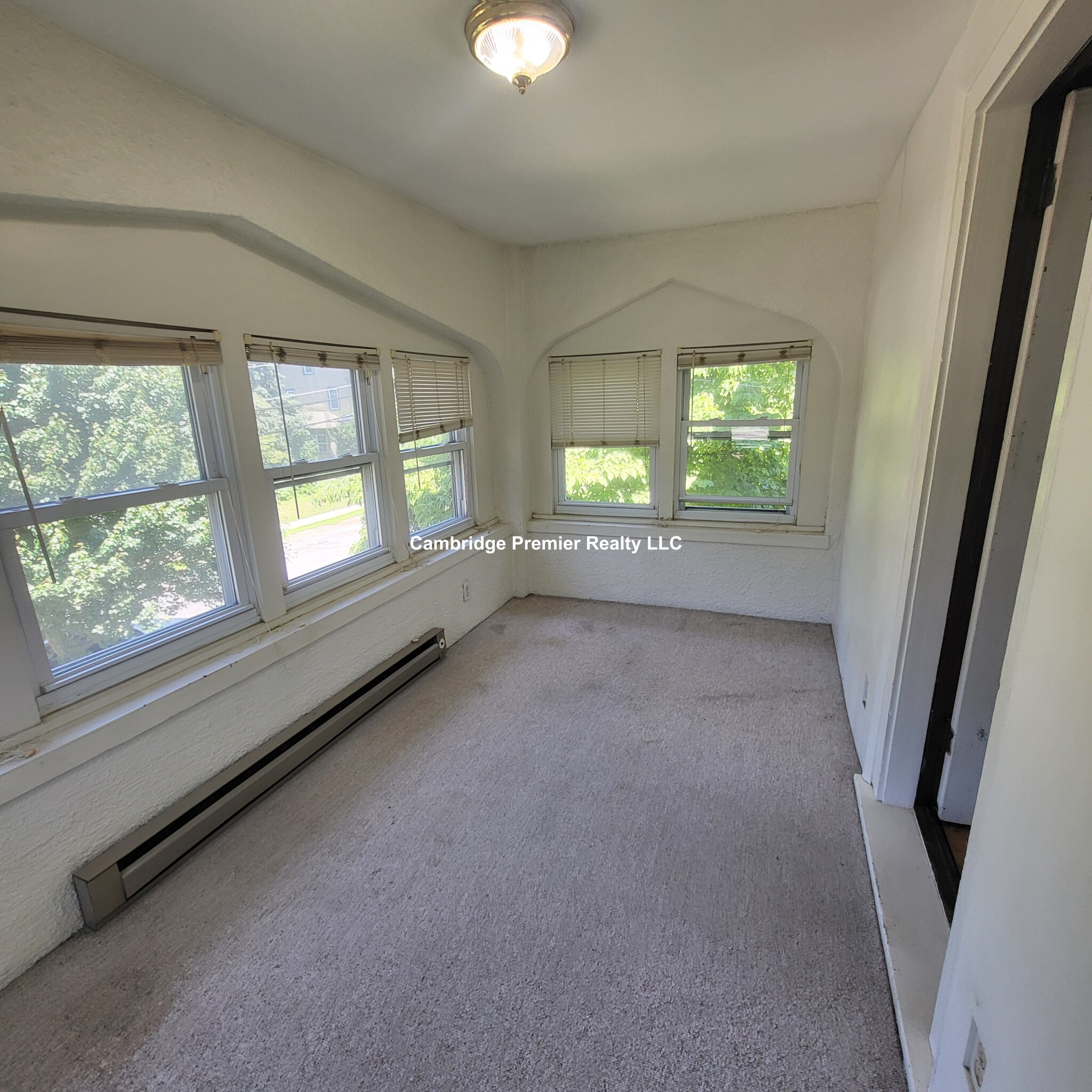 49 Willow St, Belmont