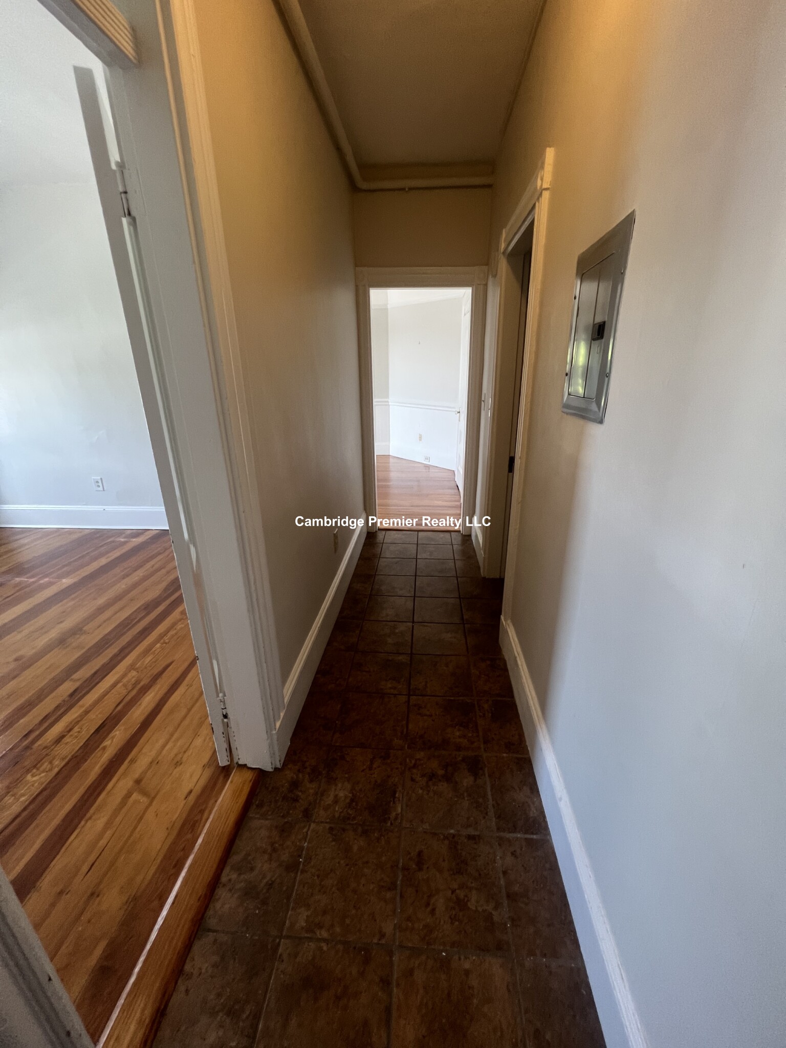 1039 Massachusetts Ave, Harvard Square