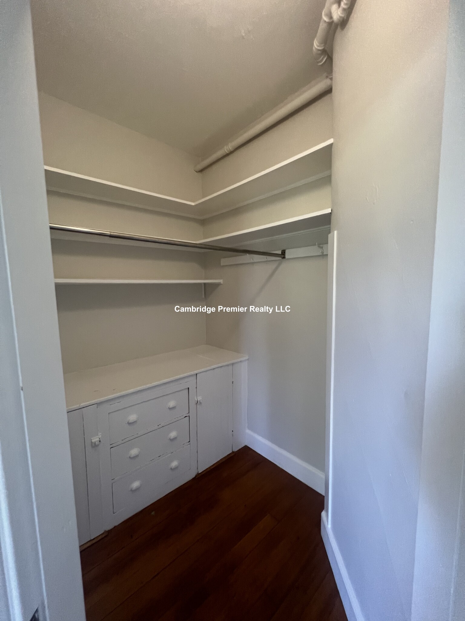 1039 Massachusetts Ave, Harvard Square