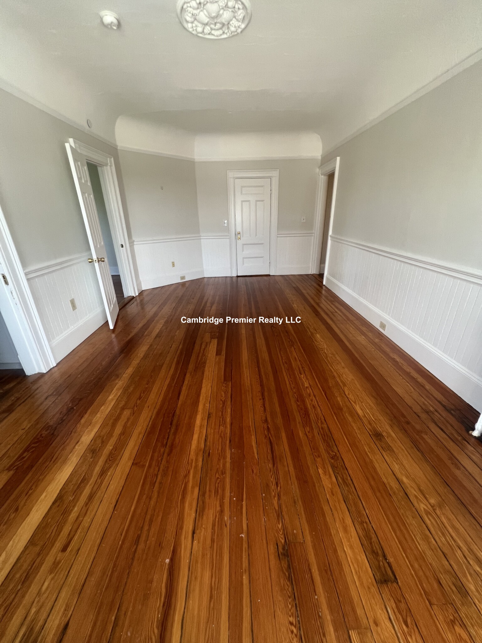 1039 Massachusetts Ave, Harvard Square