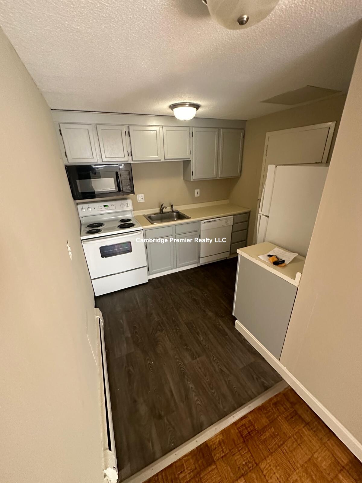 375 Harvard St., Cambridge, MA - 3,200 USD/ month