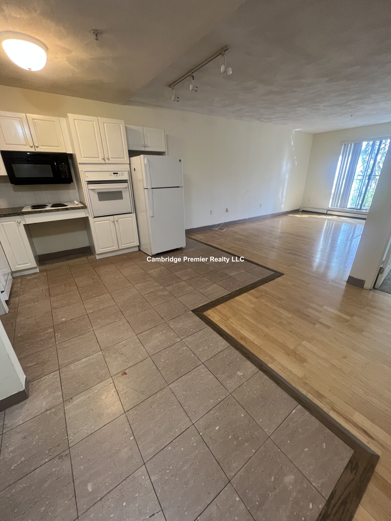 373 Highland Ave, Powder House Square