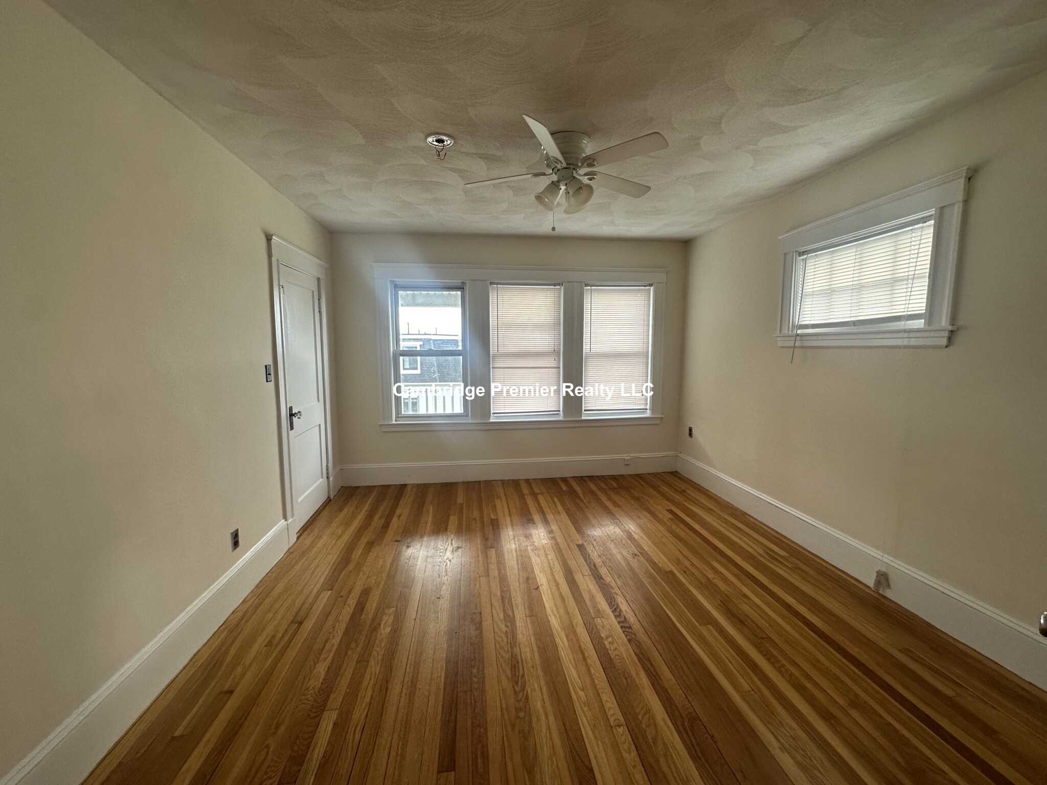 56 Derby St, Somerville