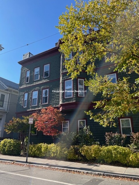 67 Ellery St, Mid-Cambridge