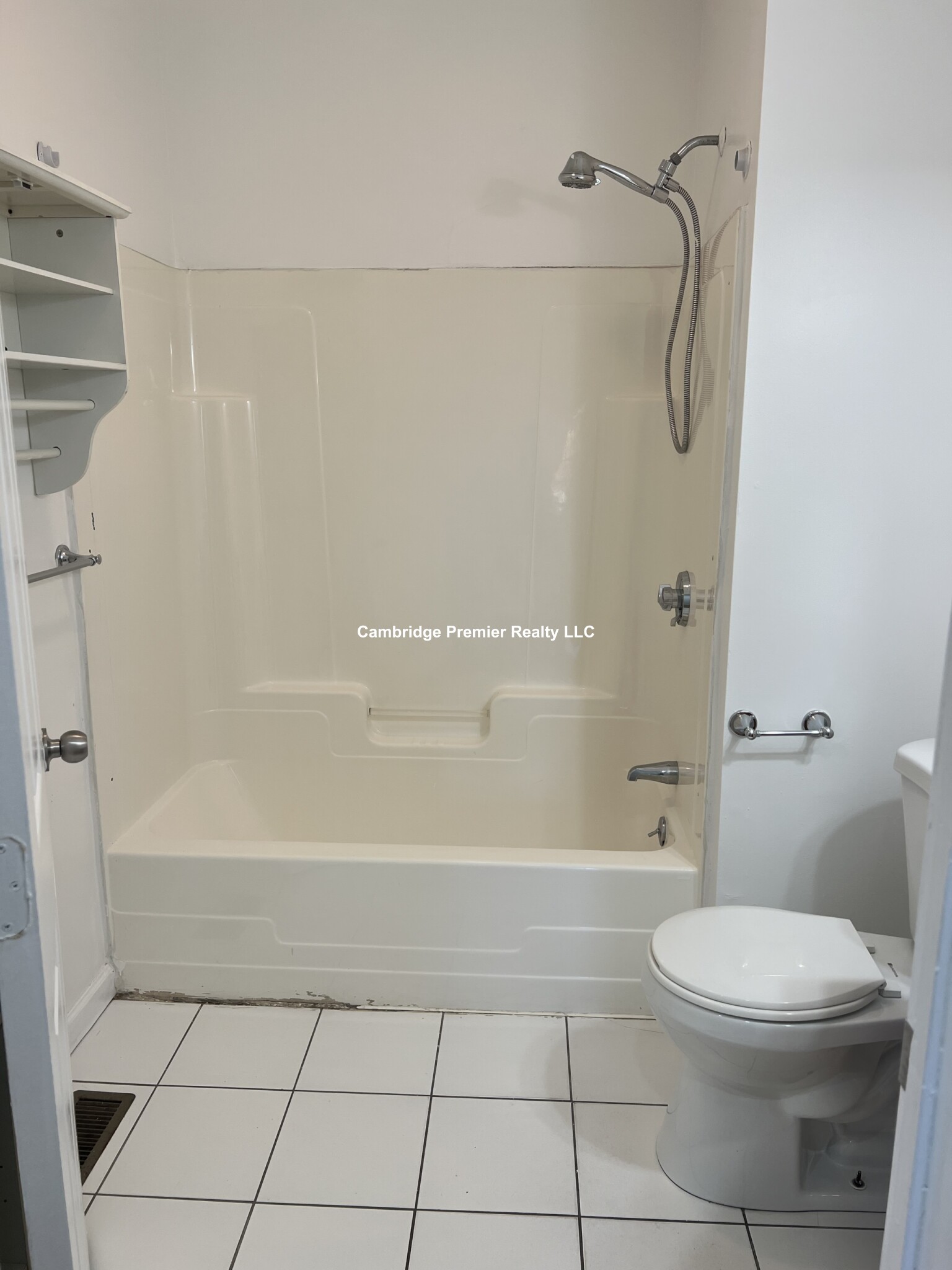 904 Moody St, South Side