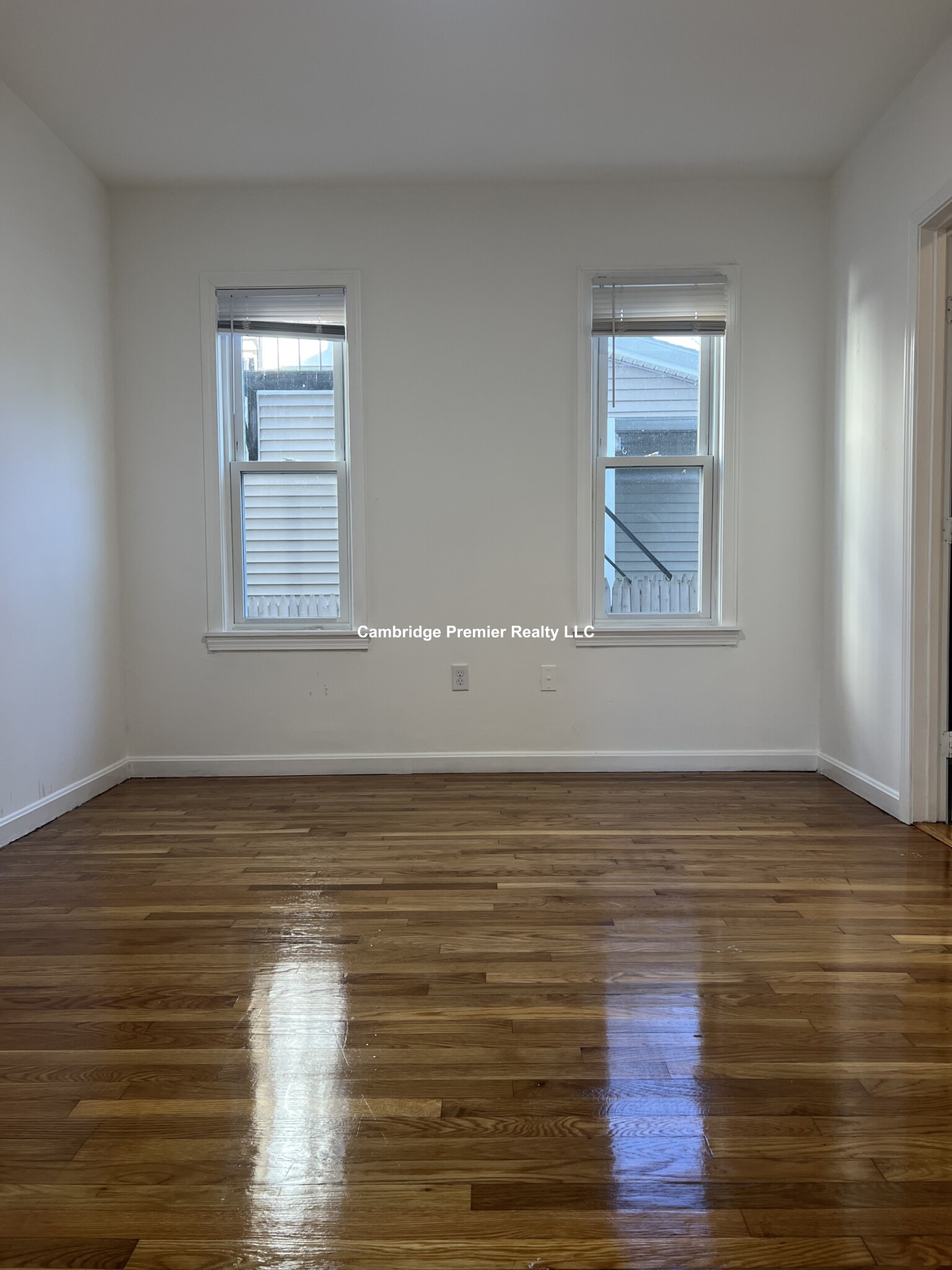 904 Moody St, South Side