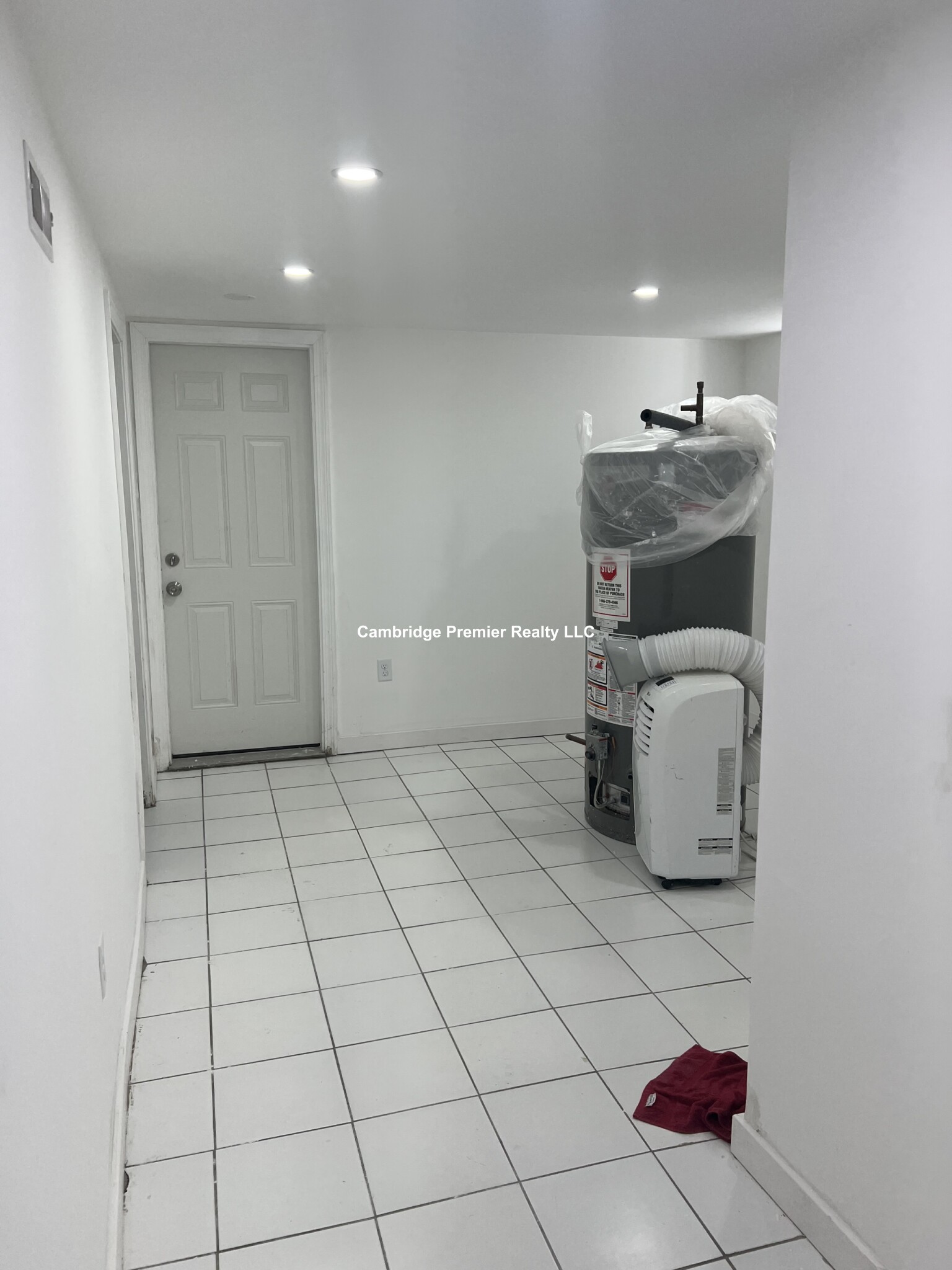 904 Moody St, South Side