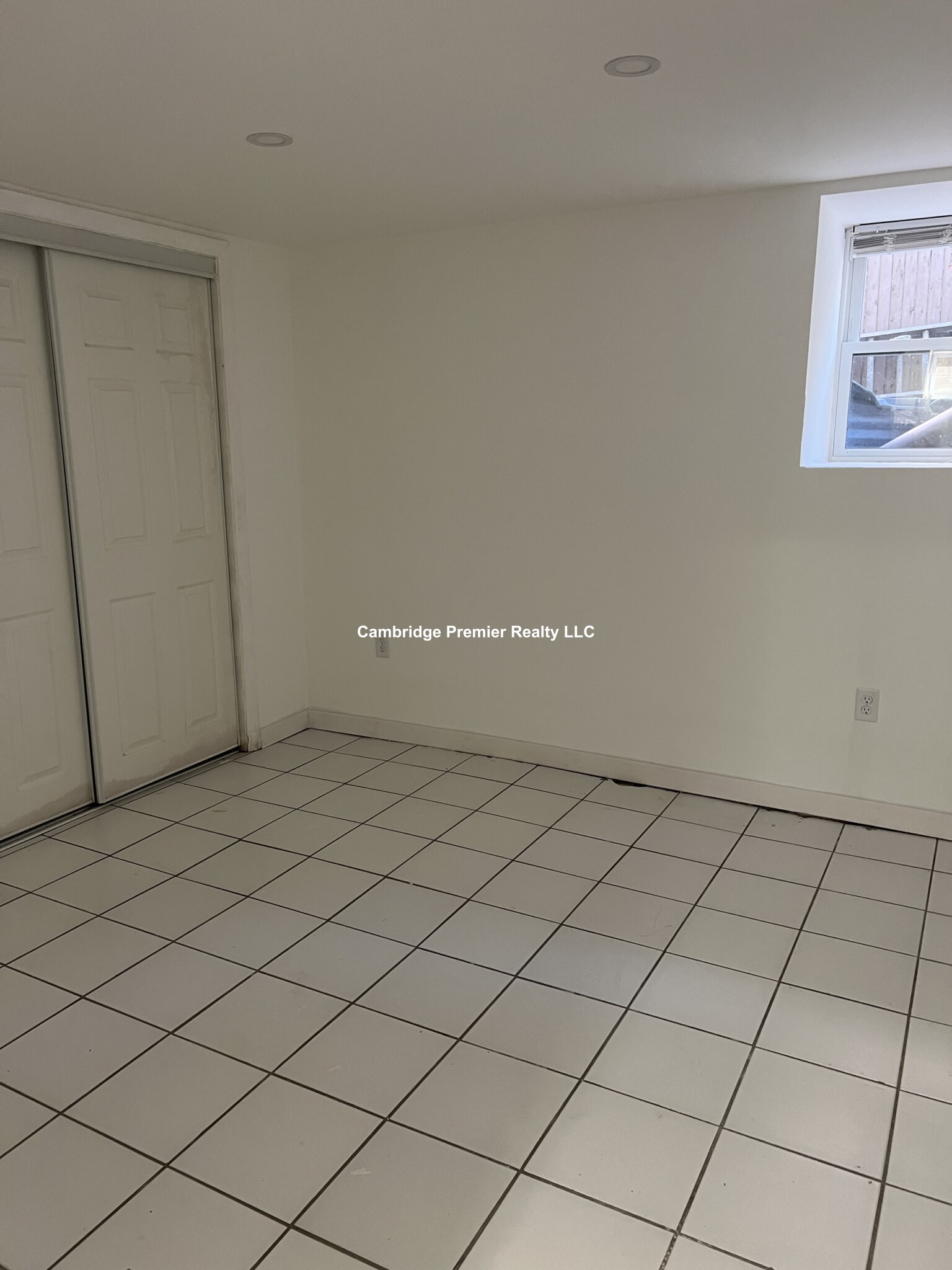 904 Moody St, South Side