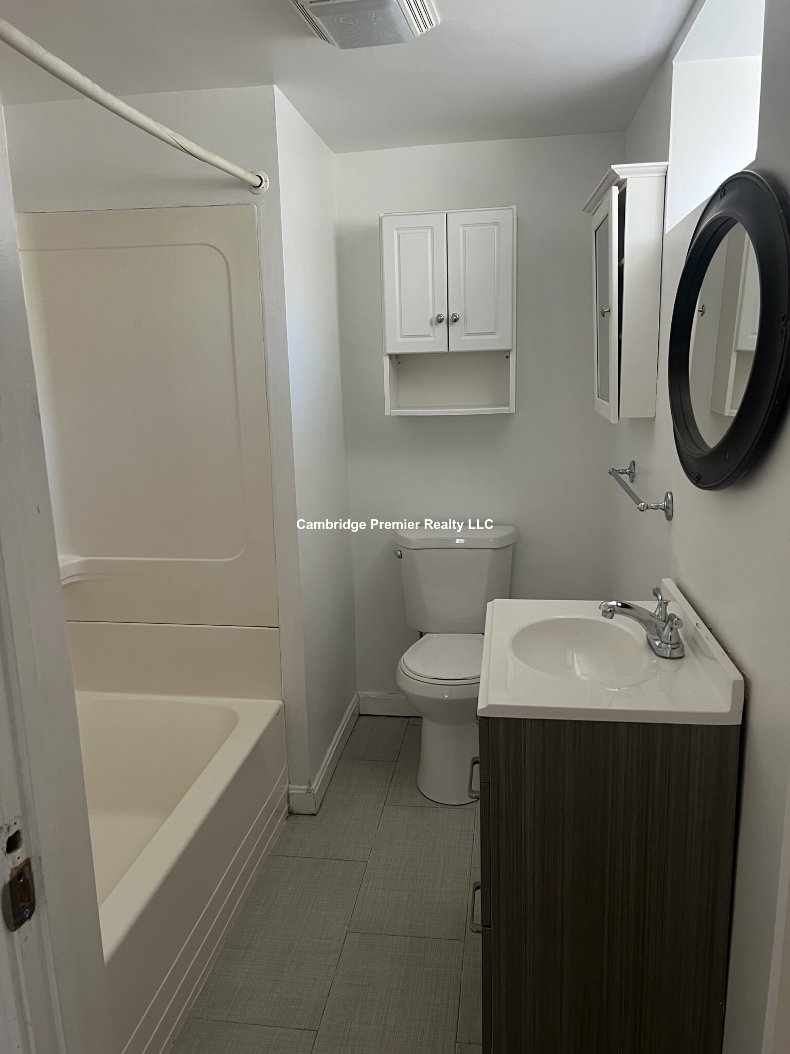 904 Moody St, South Side