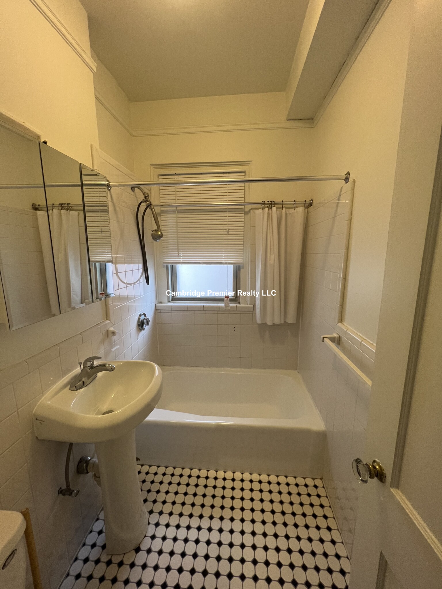 19 Garden St, Neighborhood Nine