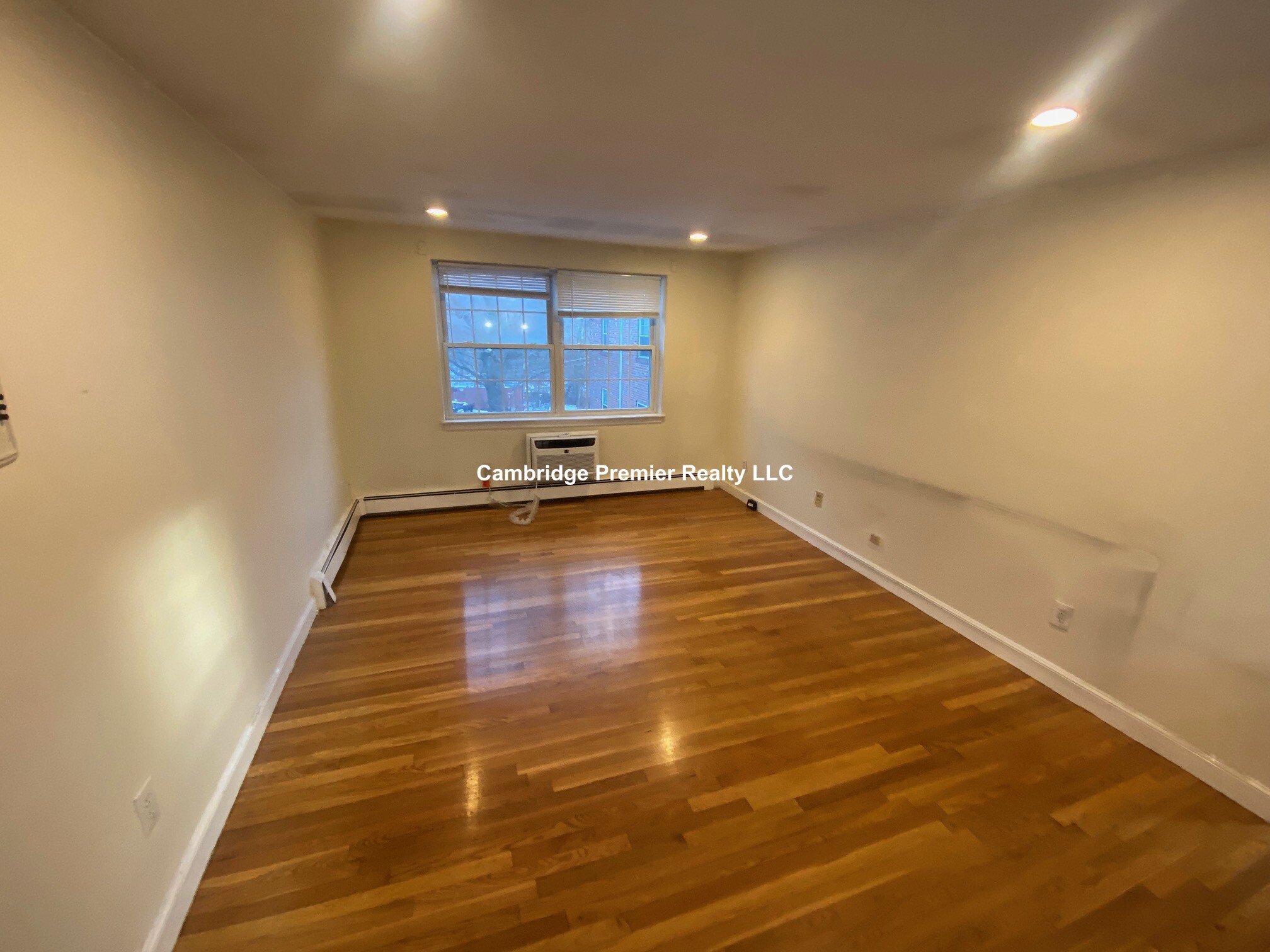 https://ygl-photos.s3.us-west-004.backblazeb2.com/8756W67901932cb841.jpg