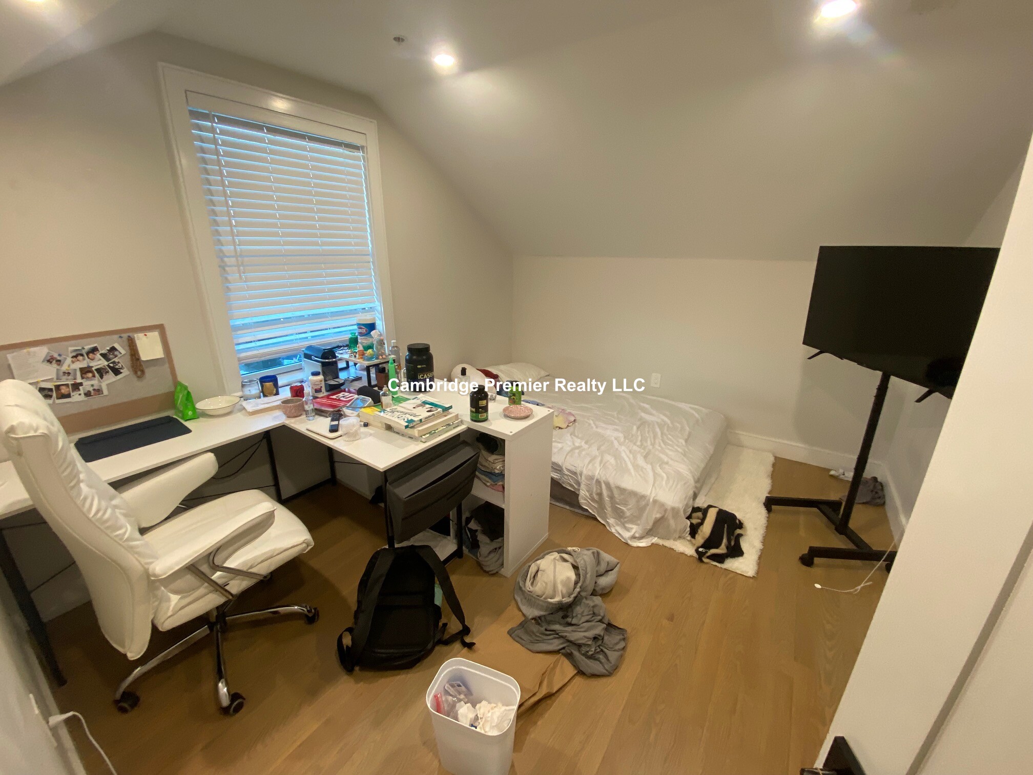 https://ygl-photos.s3.us-west-004.backblazeb2.com/8756W67a3ffb299939.jpg