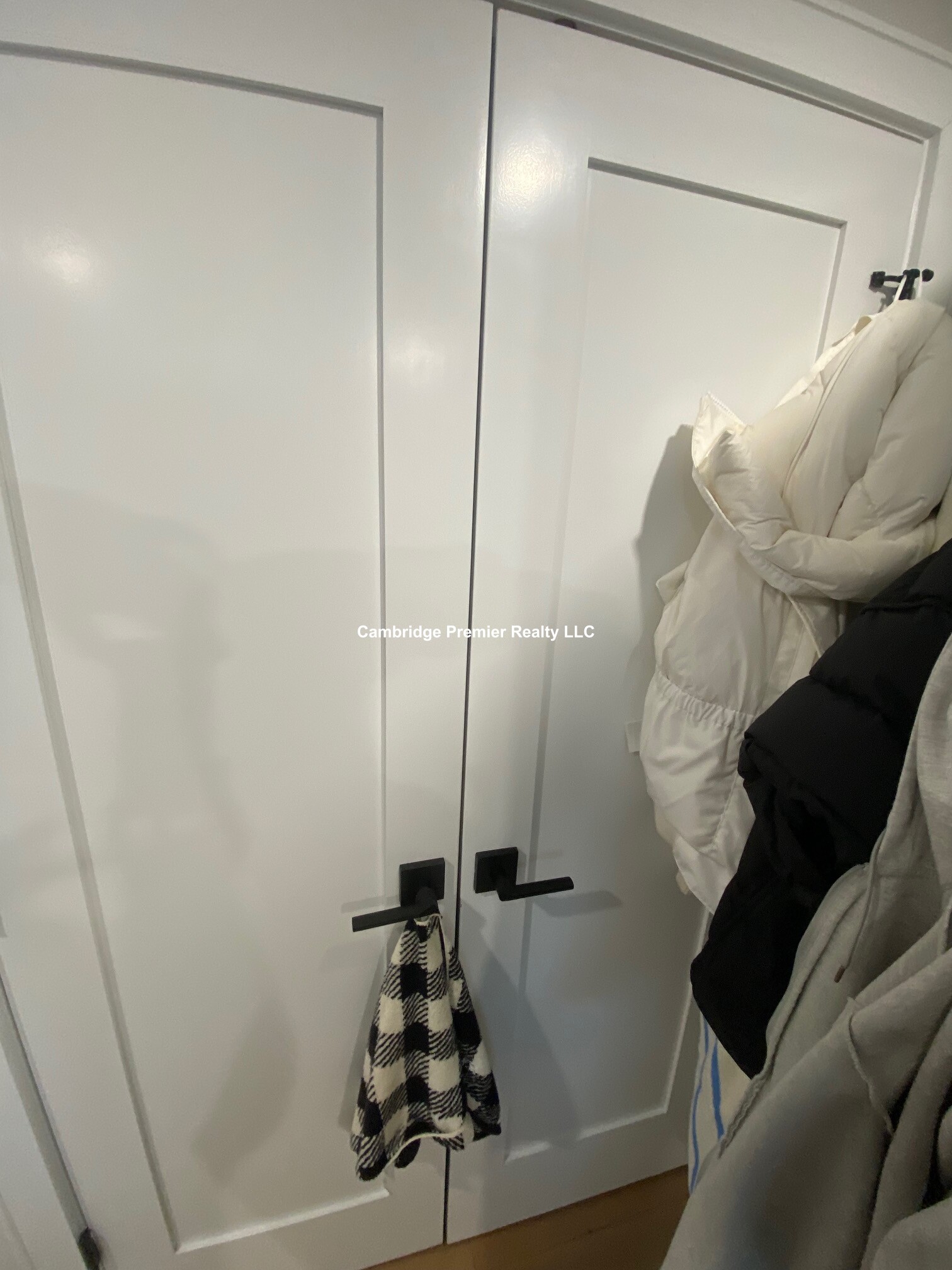 https://ygl-photos.s3.us-west-004.backblazeb2.com/8756W67a3ffbca0f25.jpg
