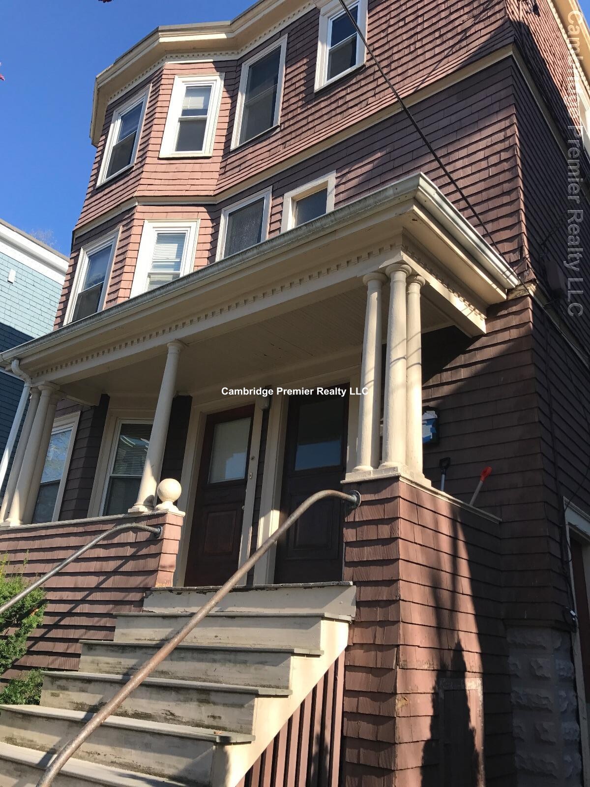 https://ygl-photos.s3.us-west-004.backblazeb2.com/8756W67b3887e44e5a.jpg