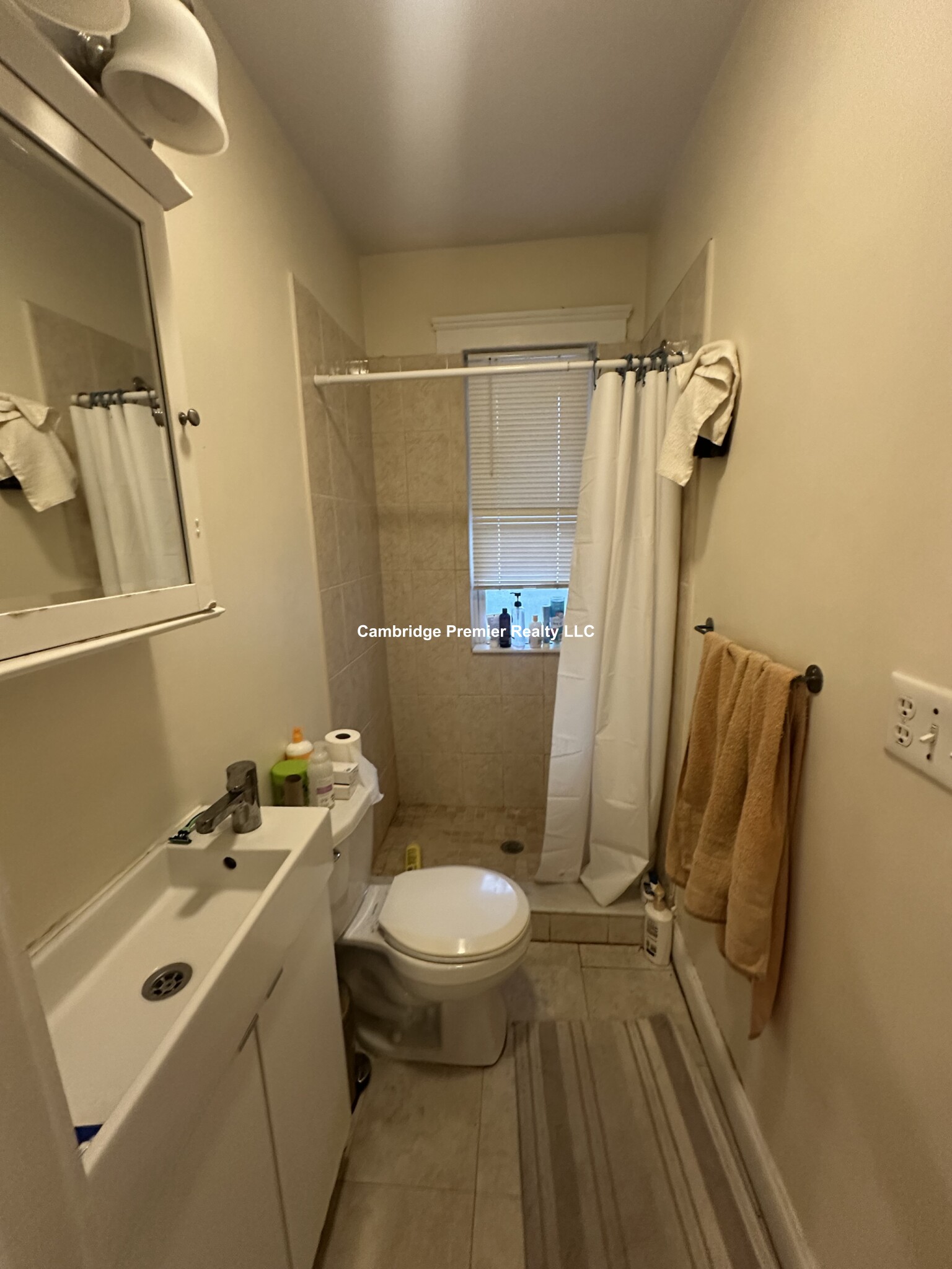 https://ygl-photos.s3.us-west-004.backblazeb2.com/8756W6806c15d32df3.jpg