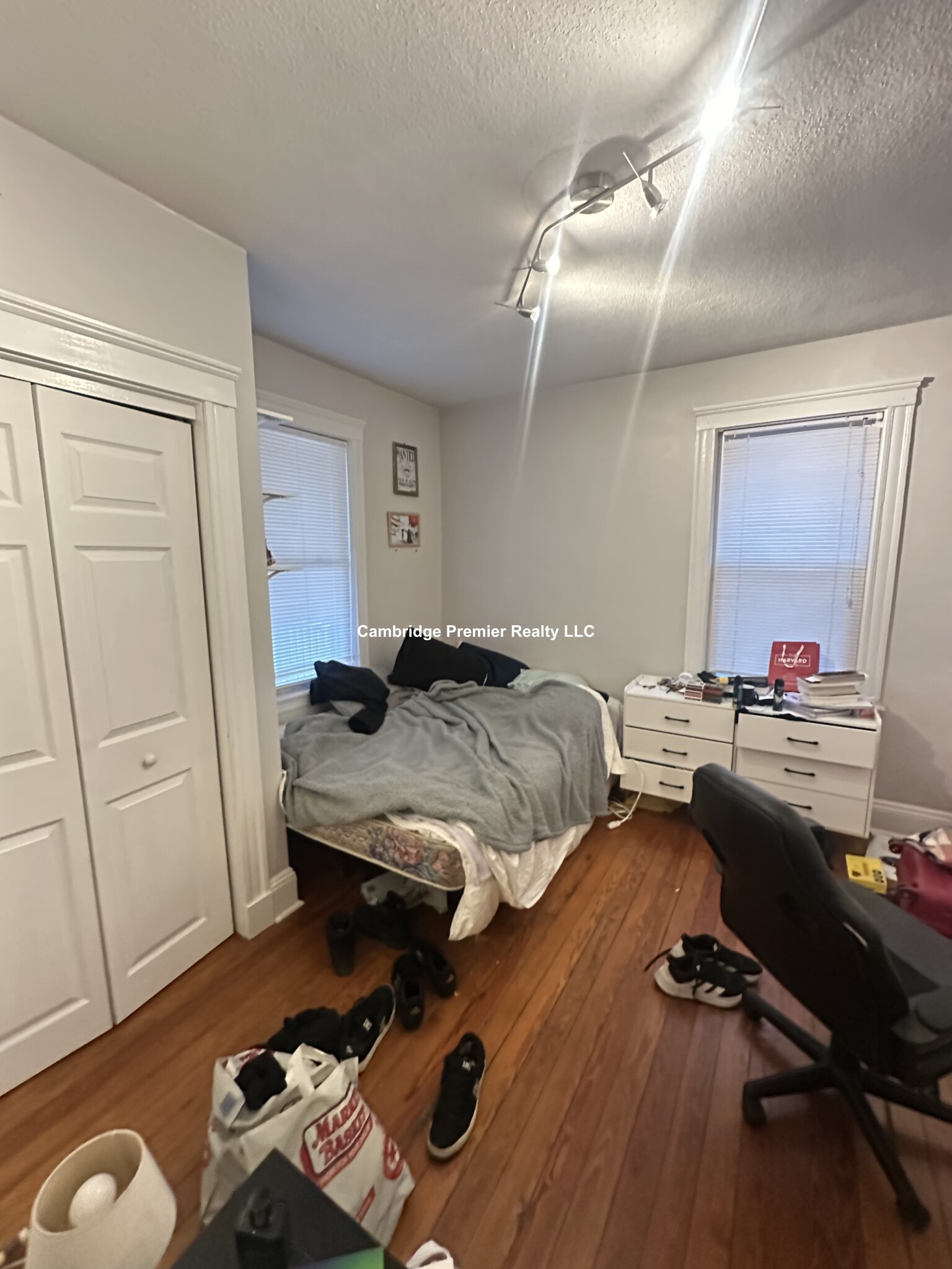 https://ygl-photos.s3.us-west-004.backblazeb2.com/8756W6806c165b358d.jpg