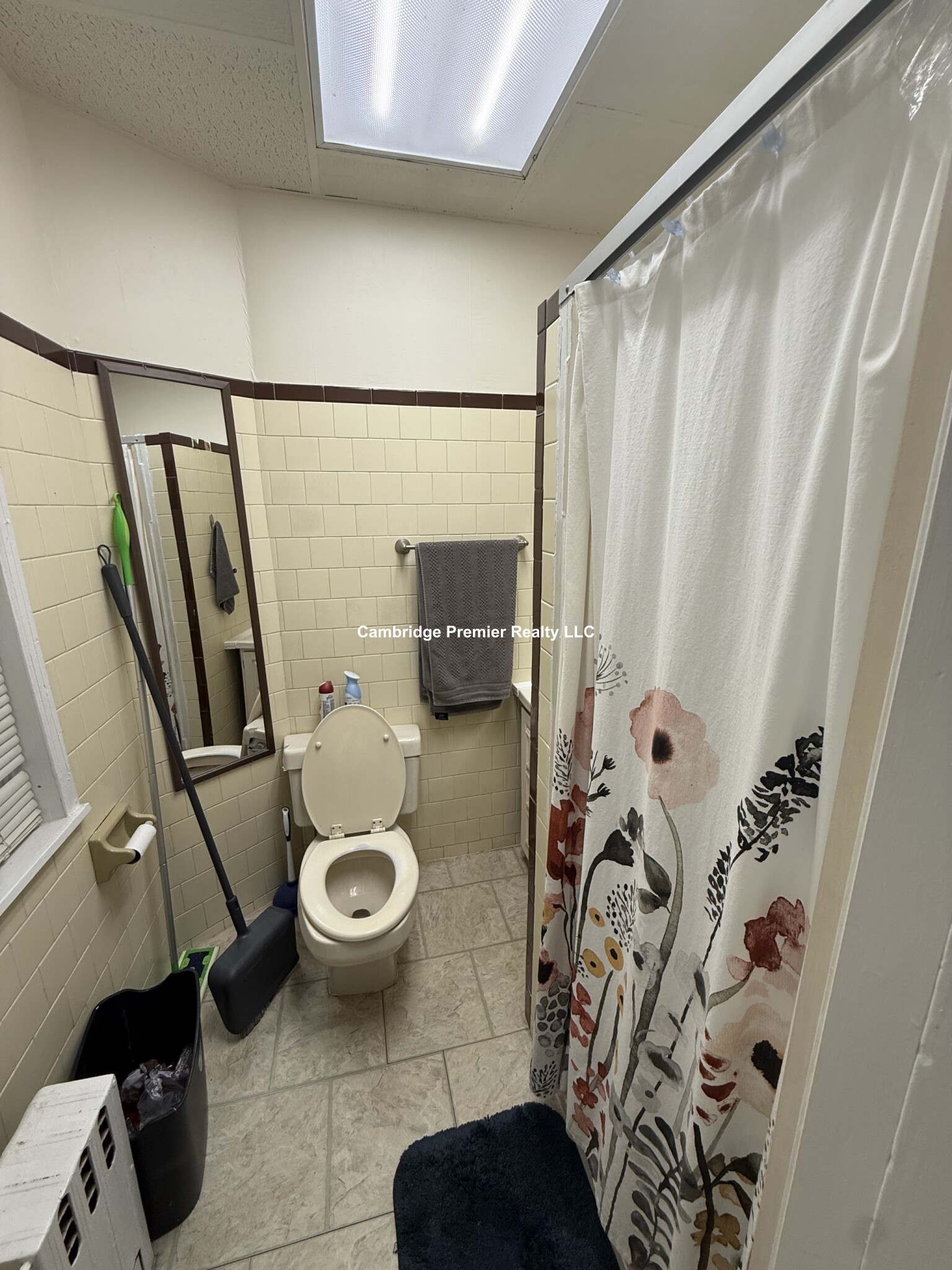 https://ygl-photos.s3.us-west-004.backblazeb2.com/8756W6838f7661a9af.jpg